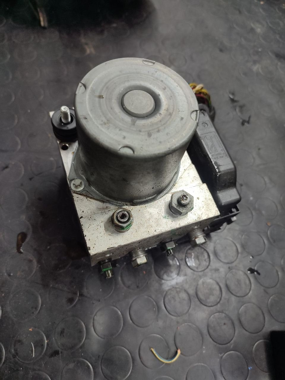 Centralina pompa abs Land Rover Range Rover 2.7 tdv6 ( L320 - 2008 ) cod 0265950472 - F&P CRASH SRLS - Ricambi Usati