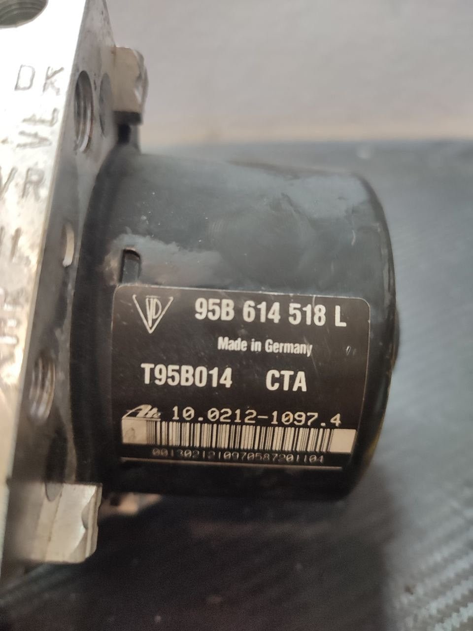 Centralina pompa abs Porsche Macan 95b cod 95b614518l - F&P CRASH SRLS - Ricambi Usati