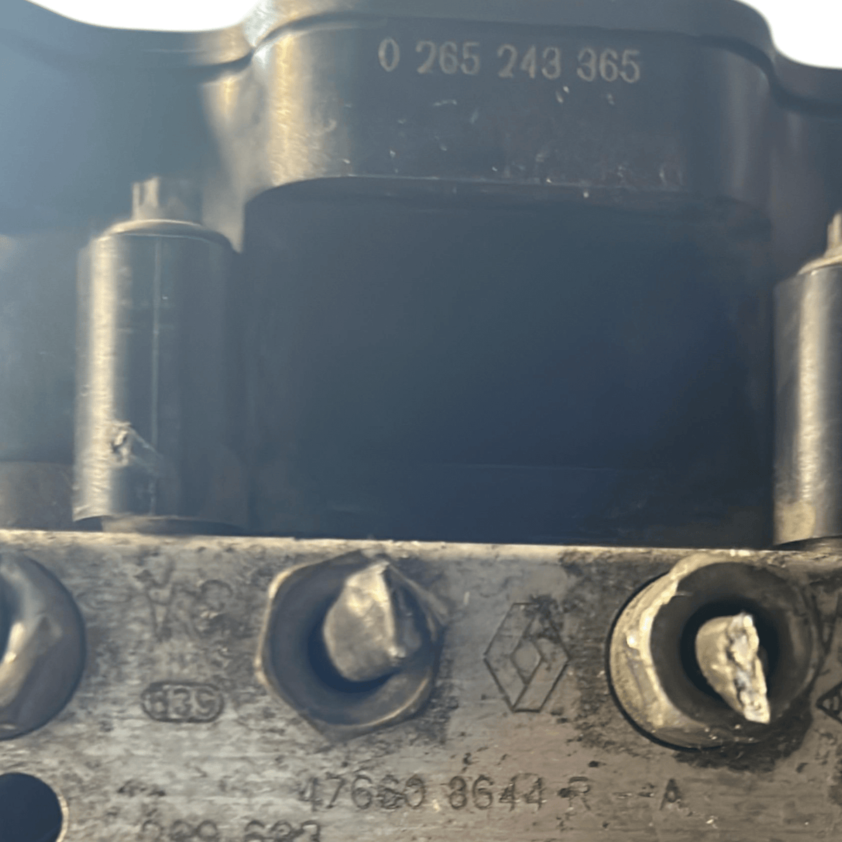 Centralina / Pompa ABS Renault Clio IV cod.476608644R 1.5 Diesel (2012 > 2019) cod.0265243365 - F&P CRASH SRLS - Ricambi Usati