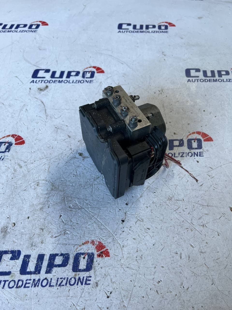 Centralina pompa Abs Renault Twingo III 1.0 sce 71 cv 2015 - F&P CRASH SRLS - Ricambi Usati