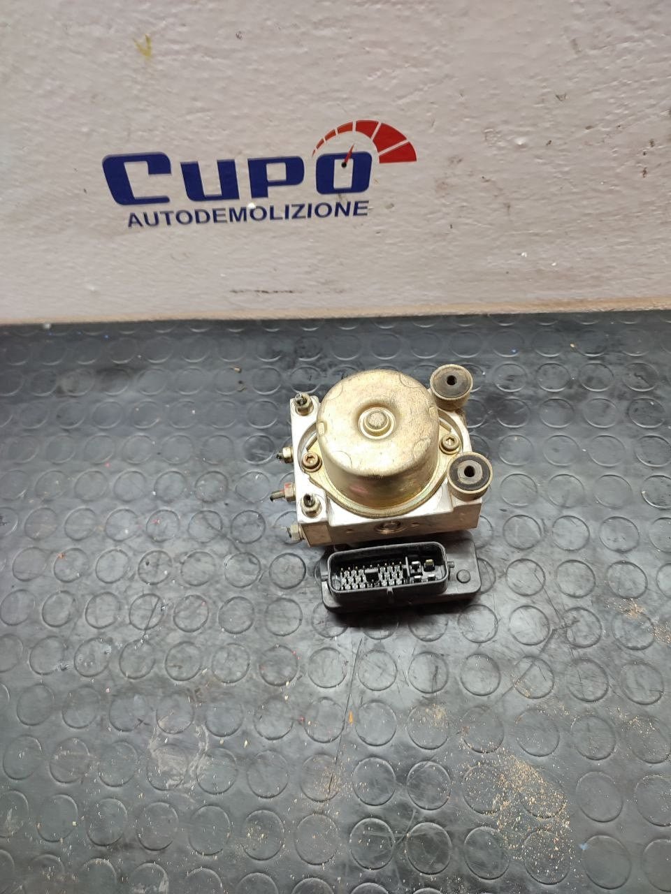 Centralina pompa abs Suzuki Grand Vitara 2.0 hdi ( rhw ) cod sk3-1z21-1 - F&P CRASH SRLS - Ricambi Usati