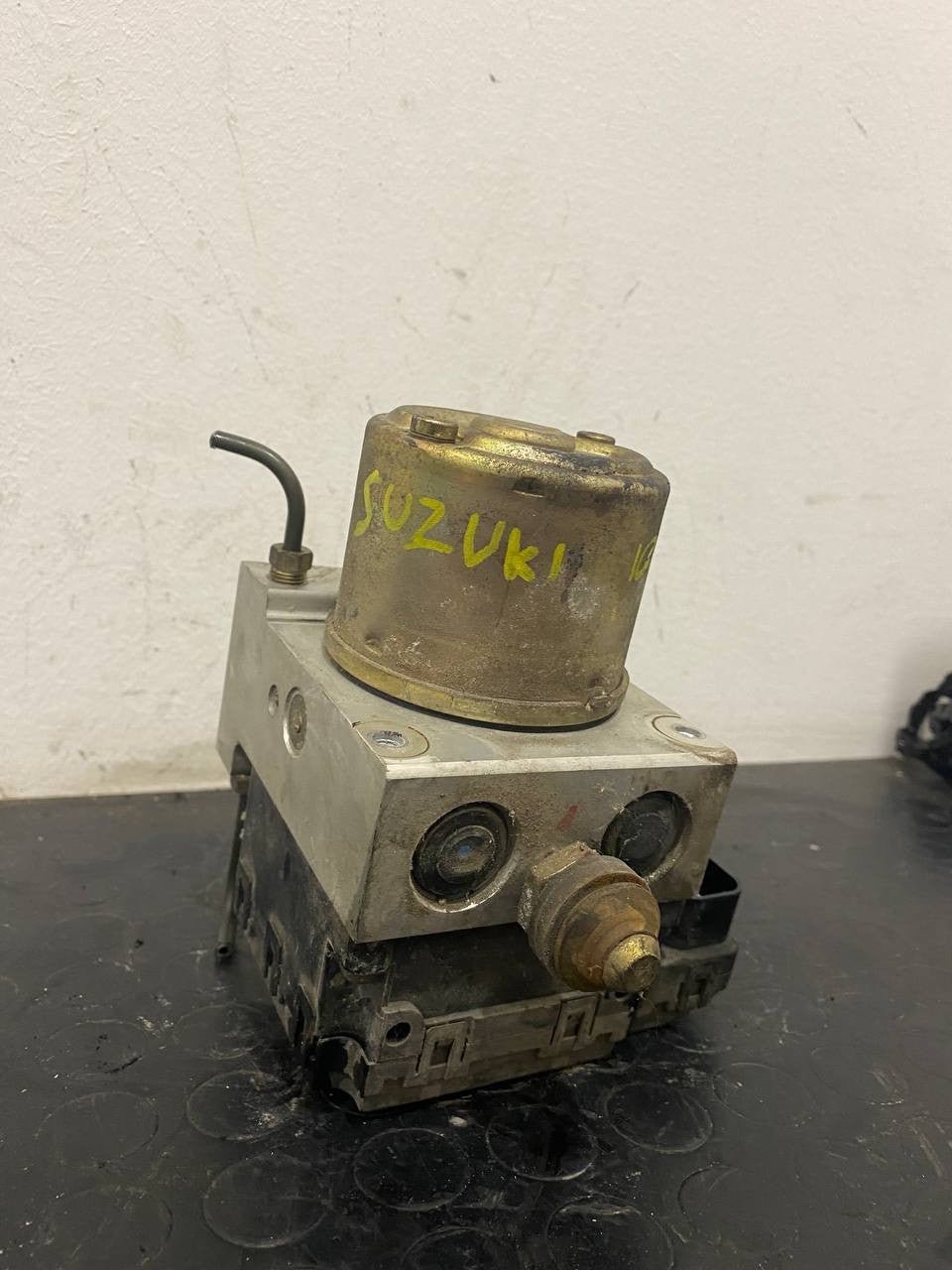 Centralina Pompa ABS Suzuki Ignis I serie 1.3 b (2004) cod: AC0450-01834 - F&P CRASH SRLS - Ricambi Usati