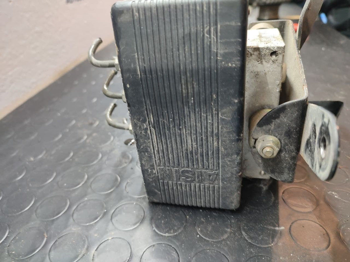 Centralina pompa abs Toyota Hilux 2.5 d4d cod 20052016 - F&P CRASH SRLS - Ricambi Usati