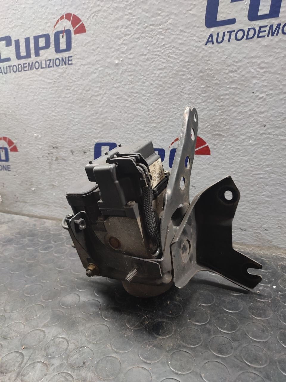 Centralina pompa abs Toyota Yaris 1.0 benzina ( 1999 ) cod 0273004636 - F&P CRASH SRLS - Ricambi Usati