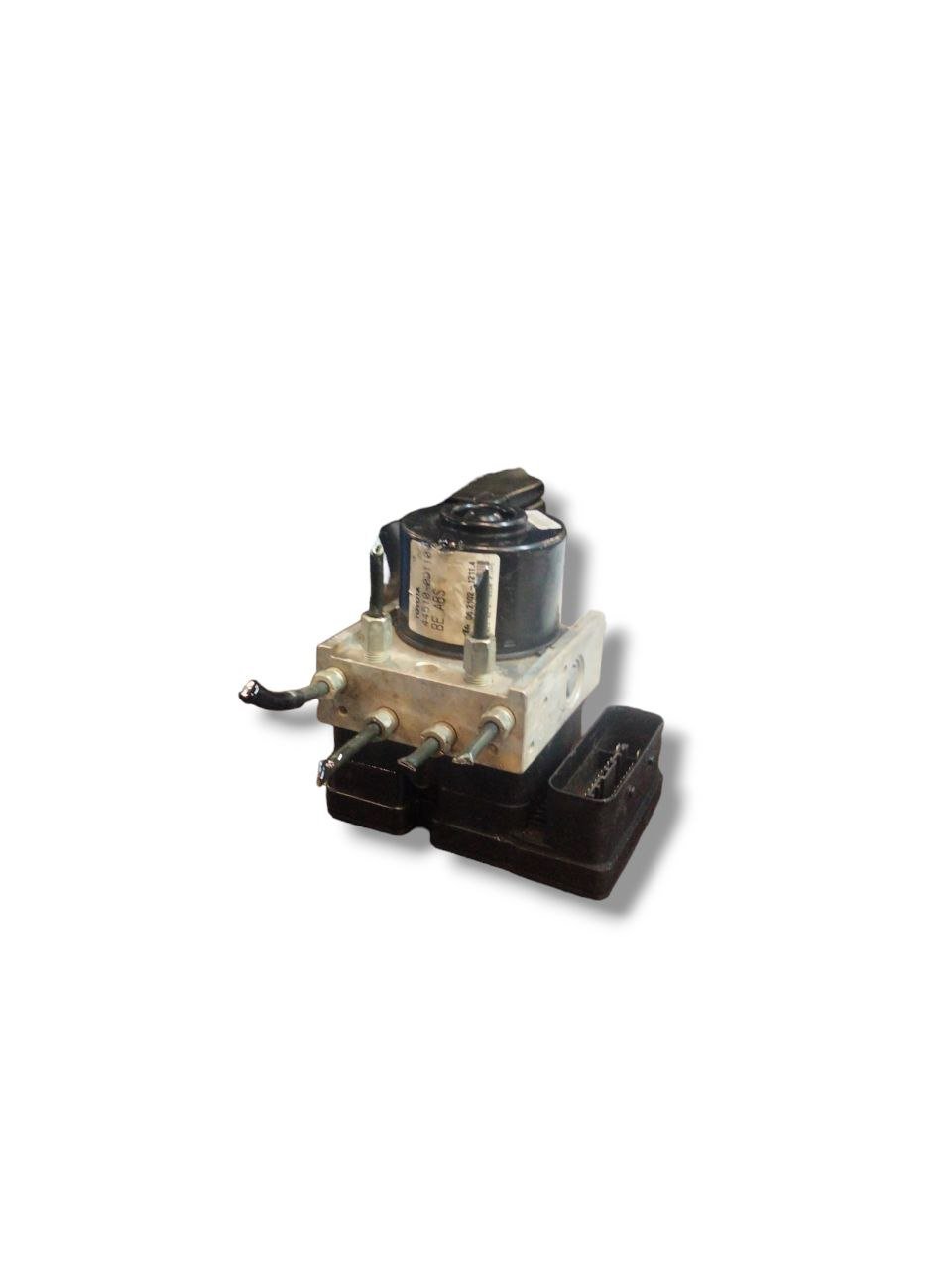 Centralina + Pompa Abs Toyota Yaris 1.4 Diesel ( 2012 ) cod.44510-0D110 - F&amp;P CRASH SRLS - Ricambi Usati