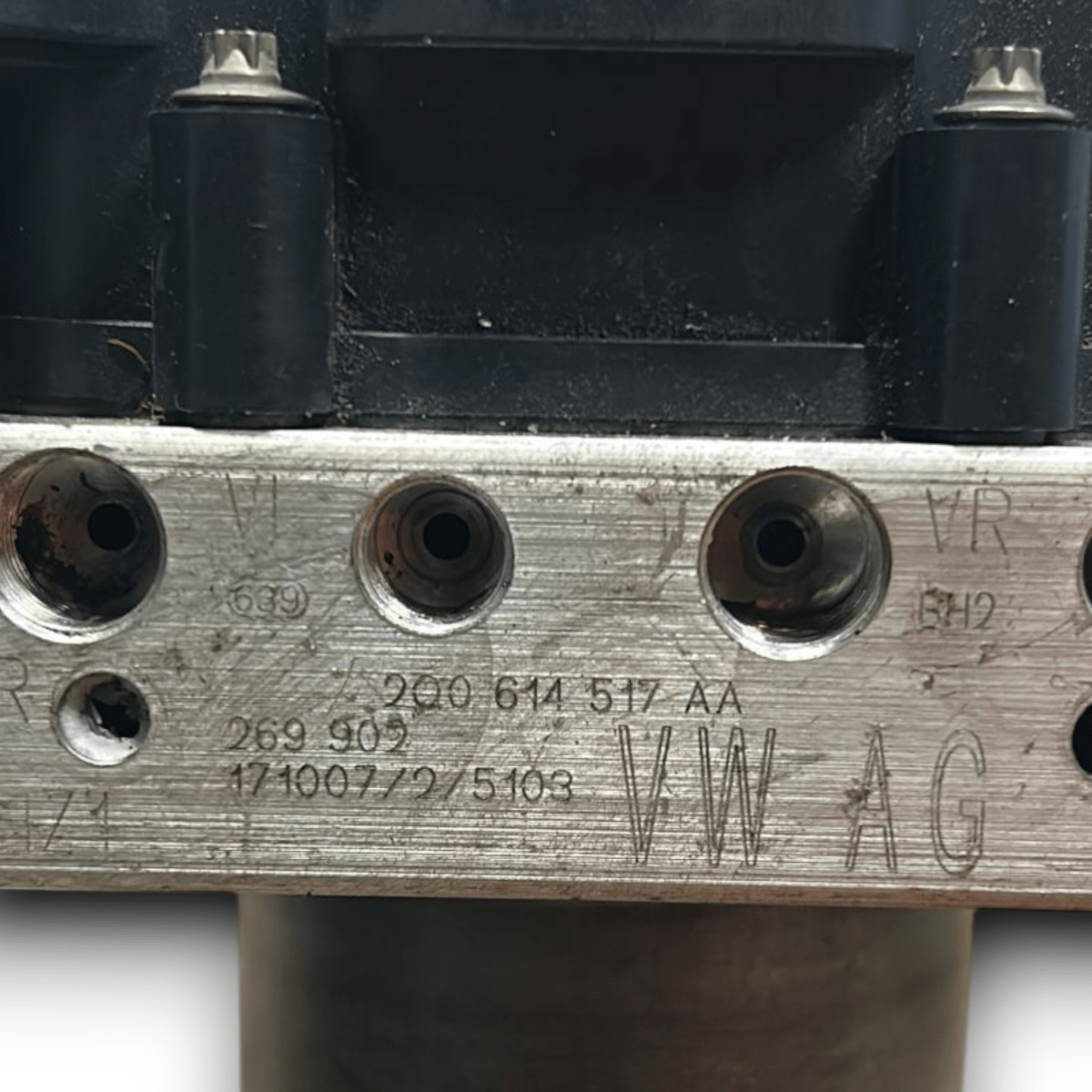 ABS pump control unit Volkswagen Polo AW1 1.6 diesel code: 2Q0614517AA (2017 >) - F&P CRASH SRL - Used Parts