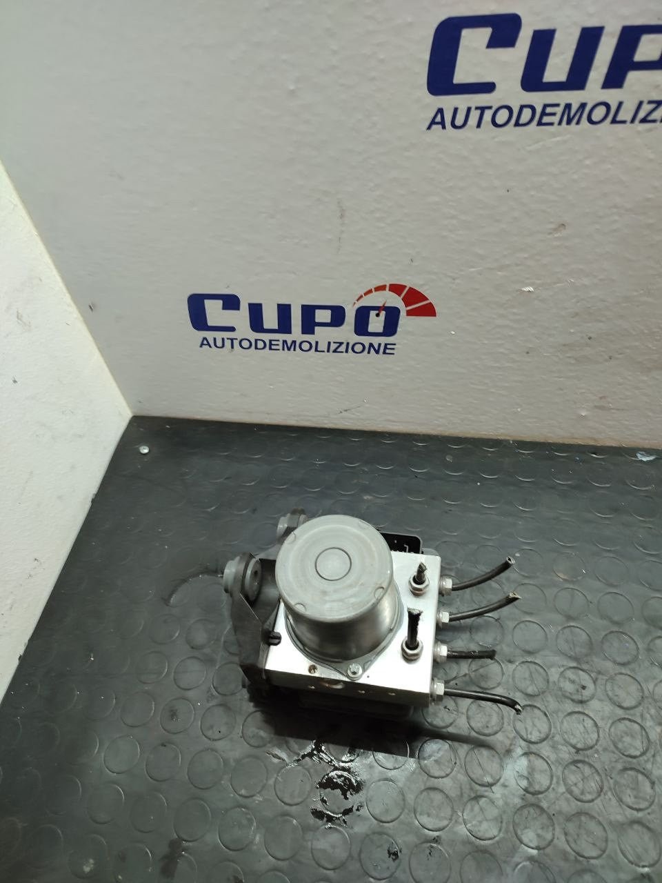 Centralina pompa abs Volkswagen Polo mk6 / Audi A1 cod 2q0614517ag / 2q0614517n - F&amp;P CRASH SRLS - Ricambi Usati
