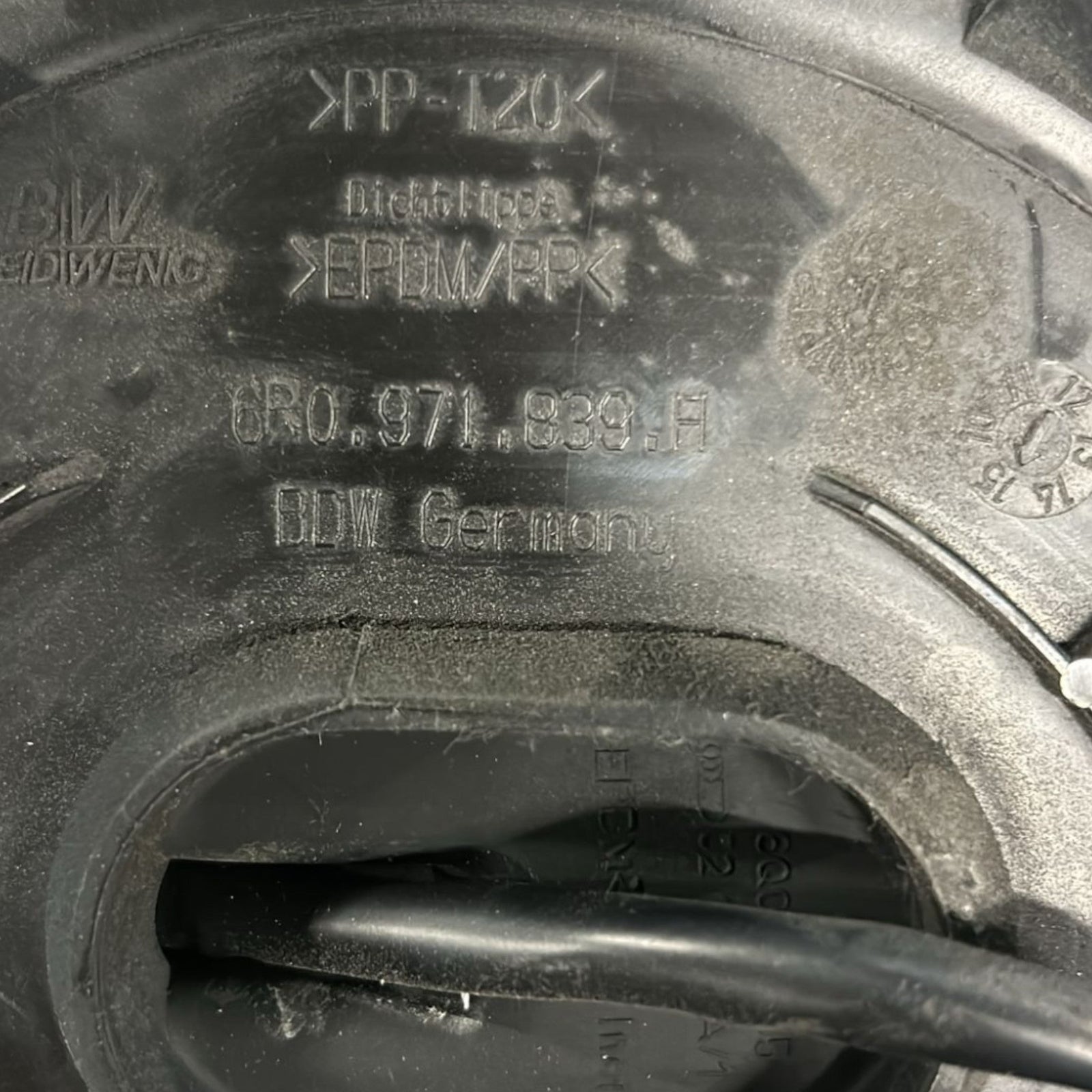 Centralina Pompa carburante Volkswagen Polo 1.4 benzina cod:6R0971839A (2009 > 2017) - F&P CRASH SRLS - Ricambi Usati