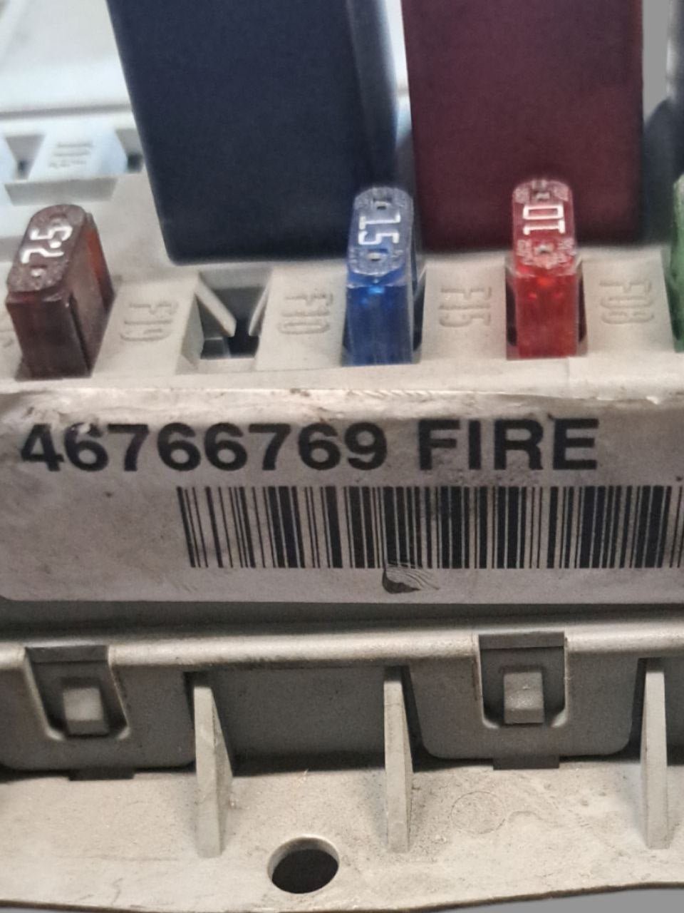 Centralina portafusibii scatola fusibili Fiat Punto 188 1.2 Benzina (1999 - 2005) COD:46766769 - F&P CRASH SRLS - Ricambi Usati