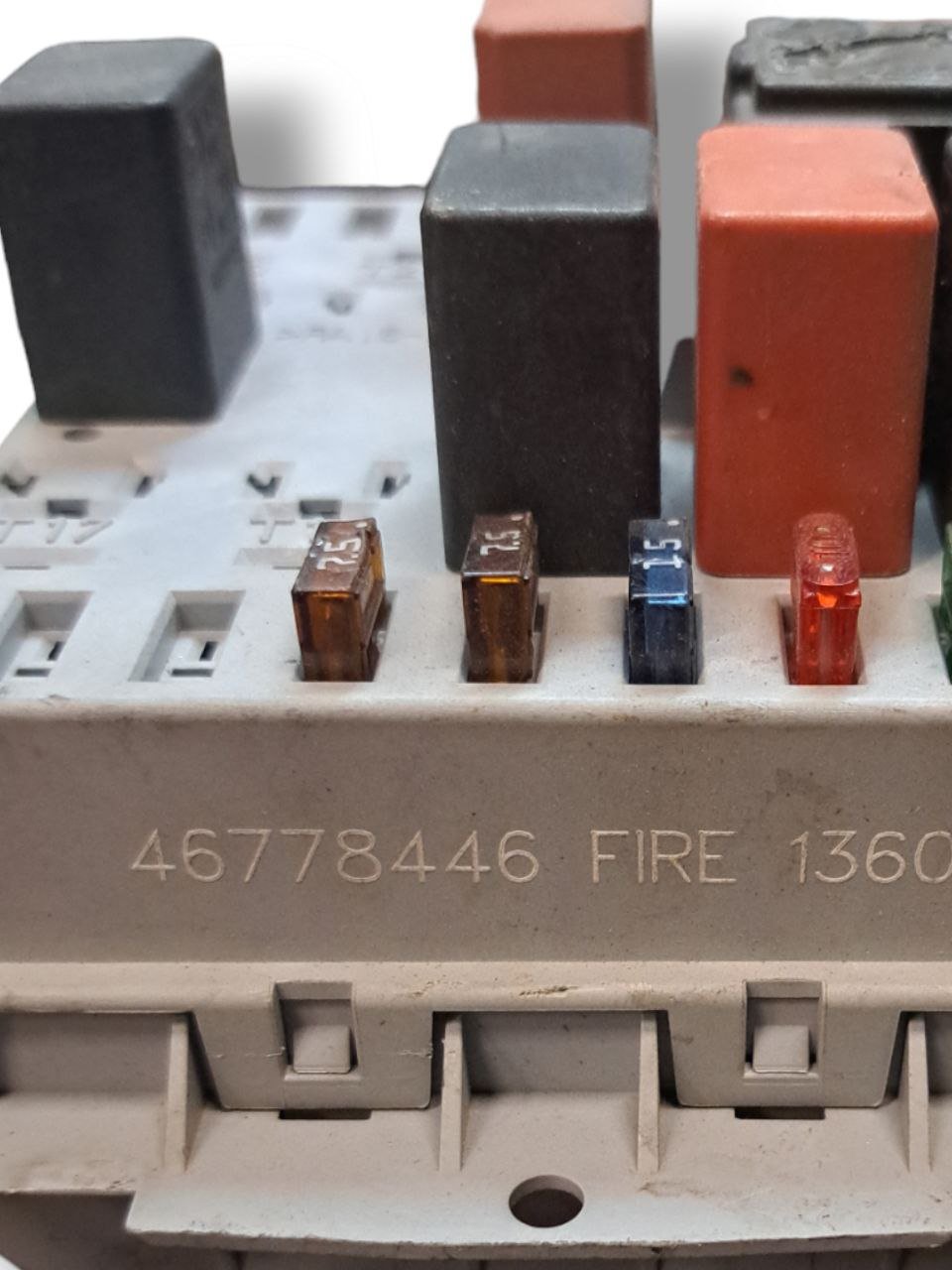 Centralina portafusibii scatola fusibili Fiat Punto 188 1.2 Benzina (1999 - 2005) COD:46778446 - F&P CRASH SRLS - Ricambi Usati