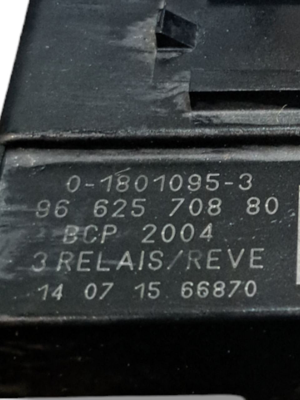 Centralina Preriscaldamento Candelette Peugeot 308 1.6 diesel ( 2007-2014 ) COD:9662570880 - F&P CRASH SRLS - Ricambi Usati