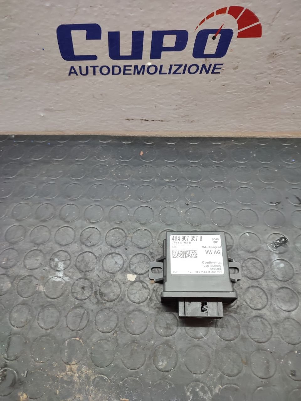 Centralina regolazione profondità fari Audi A8 ( D4 ) cod 4h4907357b - F&amp;P CRASH SRLS - Ricambi Usati