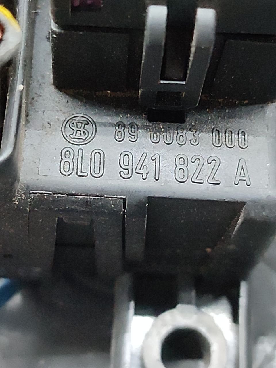 Centralina Relè Audi A4 SW 1.9 (2000) Cod:8L0941822A - F&P CRASH SRLS - Ricambi Usati