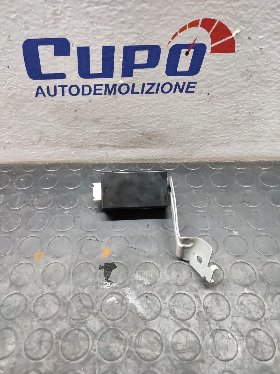 Centralina Relè Mazda CX-7 (2009) Cod:X1T52383 - F&P CRASH SRLS - Ricambi Usati