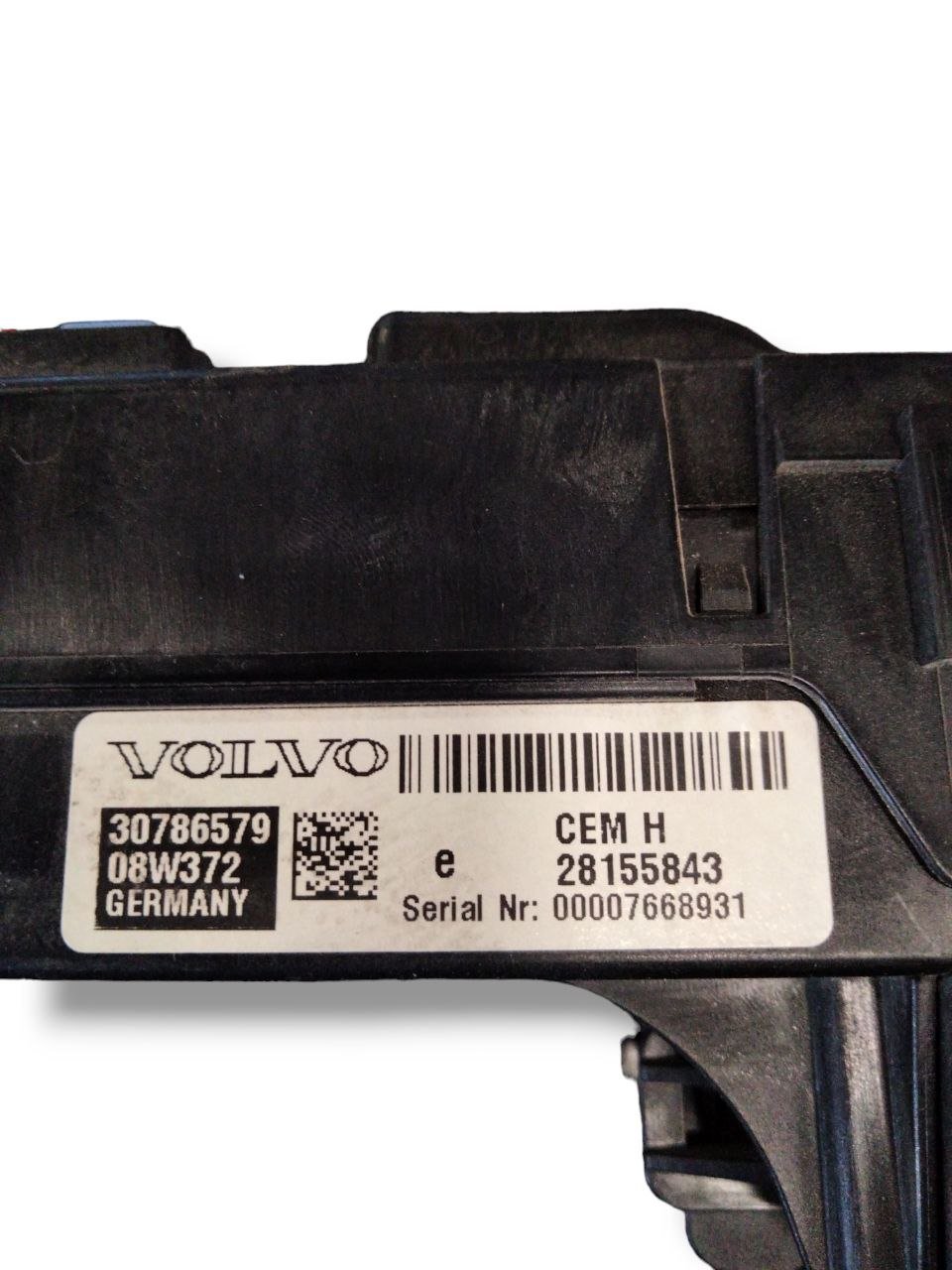 Centralina / Scatola Fusibili Volvo XC 90 2.4 diesel (2002 - 2014) cod.30786579 - F&P CRASH SRLS - Ricambi Usati