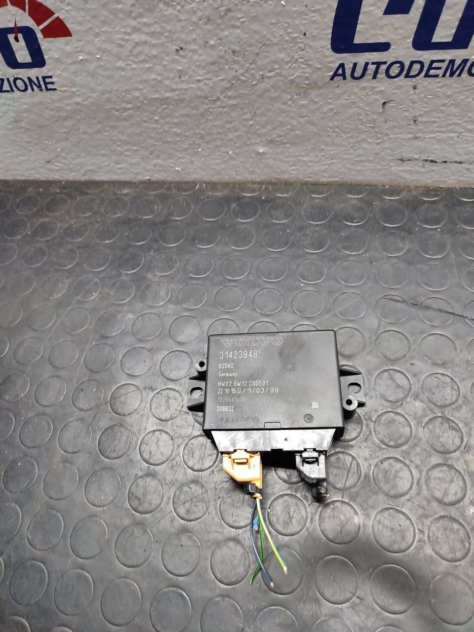 Centralina sensori di parcheggio Volvo XC60 ( 2014 ) cod 31423948 - F&P CRASH SRLS - Ricambi Usati