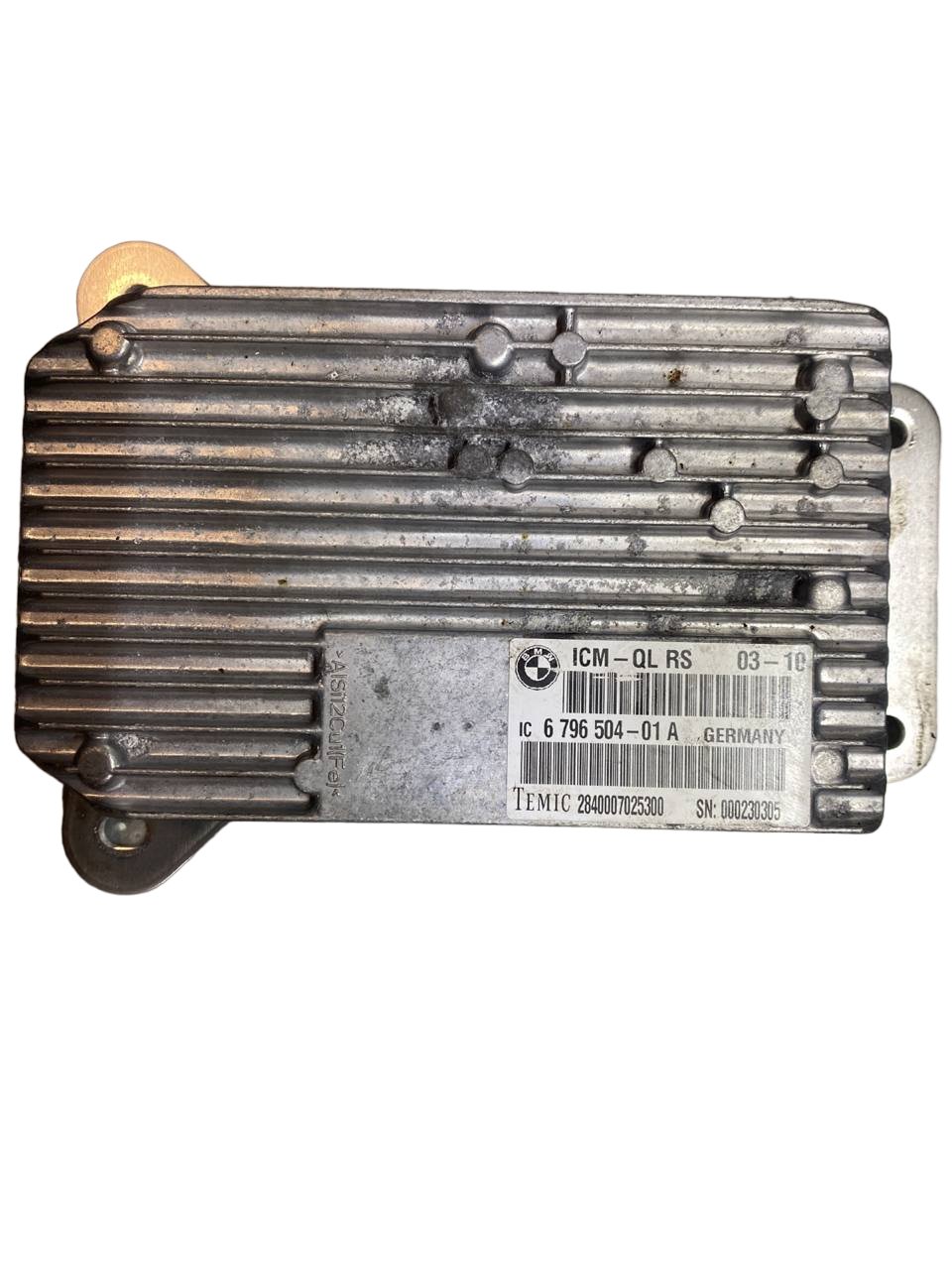 Centralina sospensioni pneumatiche Bmw 740i (f02 - 2015) cod:679650401 - F&amp;P CRASH SRLS - Ricambi Usati
