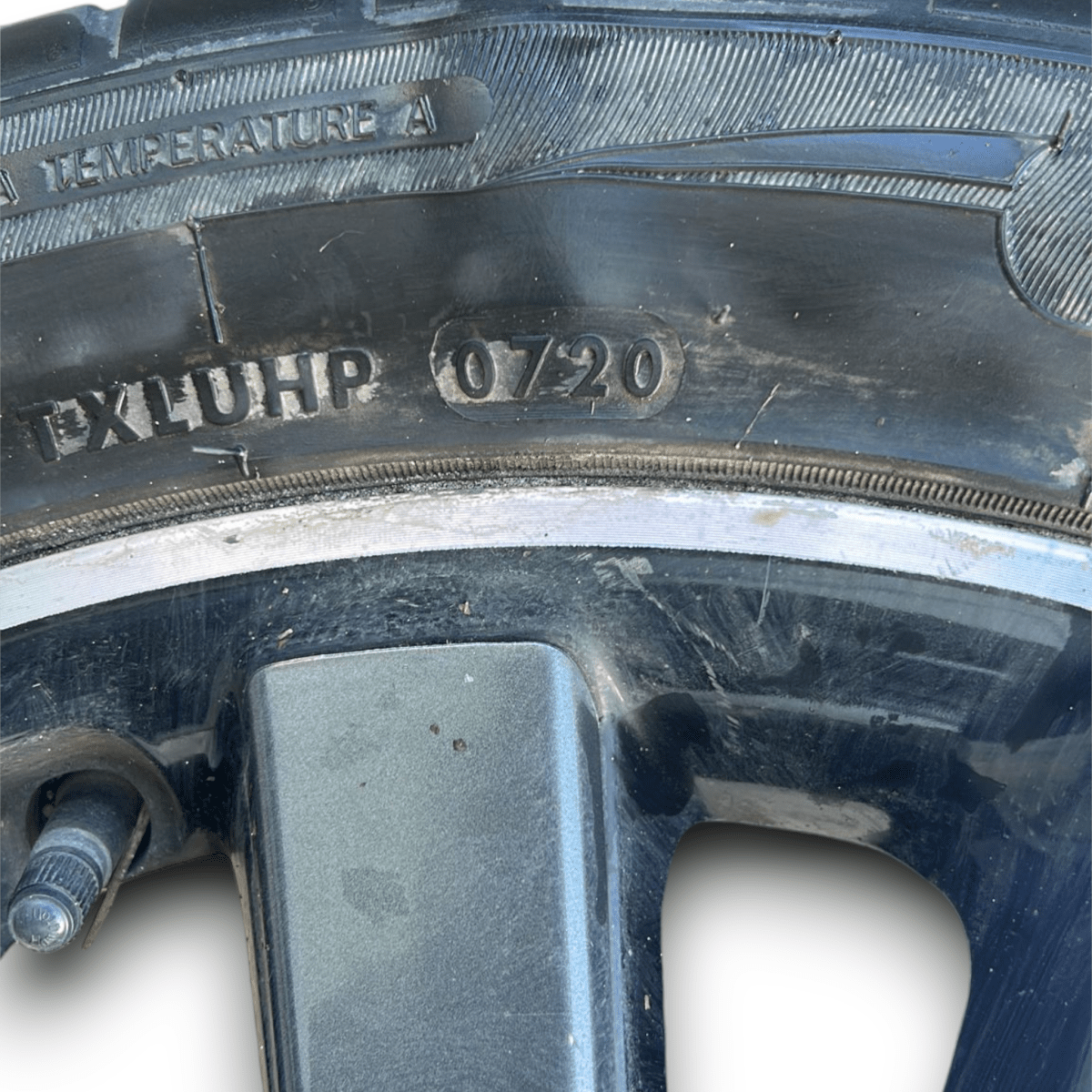 Cerchi in lega kia soul cod:52910 - B2300 (2013 > 2018) (235/45 r18) - F&P CRASH SRL - Ricambi Usati