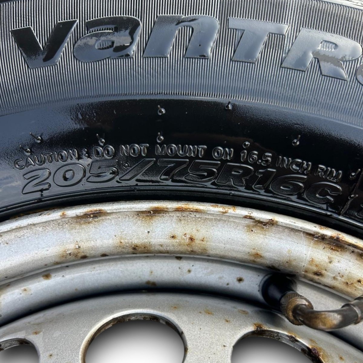 Cerchio in ferro mercedes sprinter w910 cod:A9074014700 (2018 >) (205/75 r16) ruota gemellata posteriore esterna - F&P CRASH SRLS - Ricambi Usati