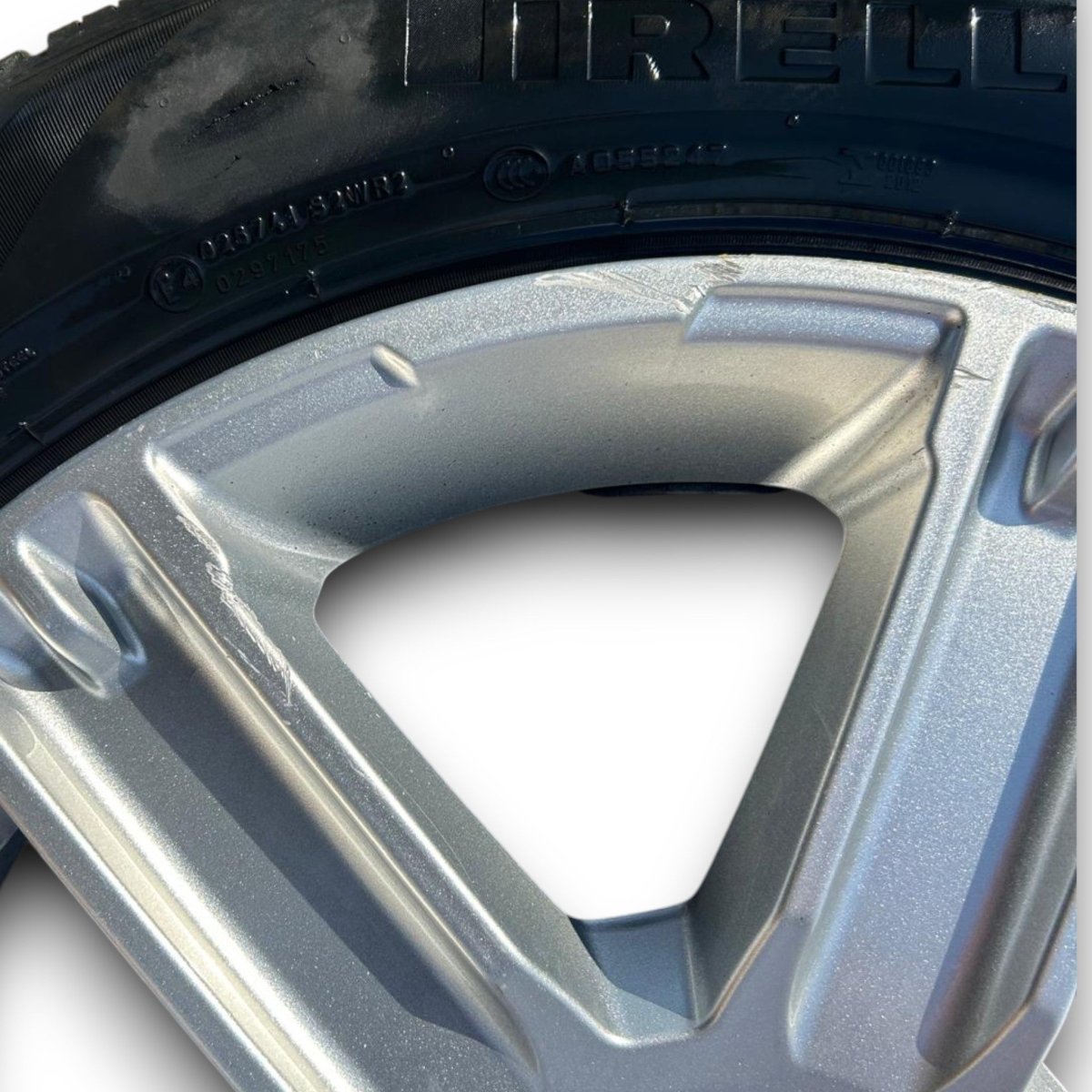 Cerchio in lega range rover evoque cod:BJ321007DA (2011 > 2018) (235/55 r19) - F&P CRASH SRLS - Ricambi Usati