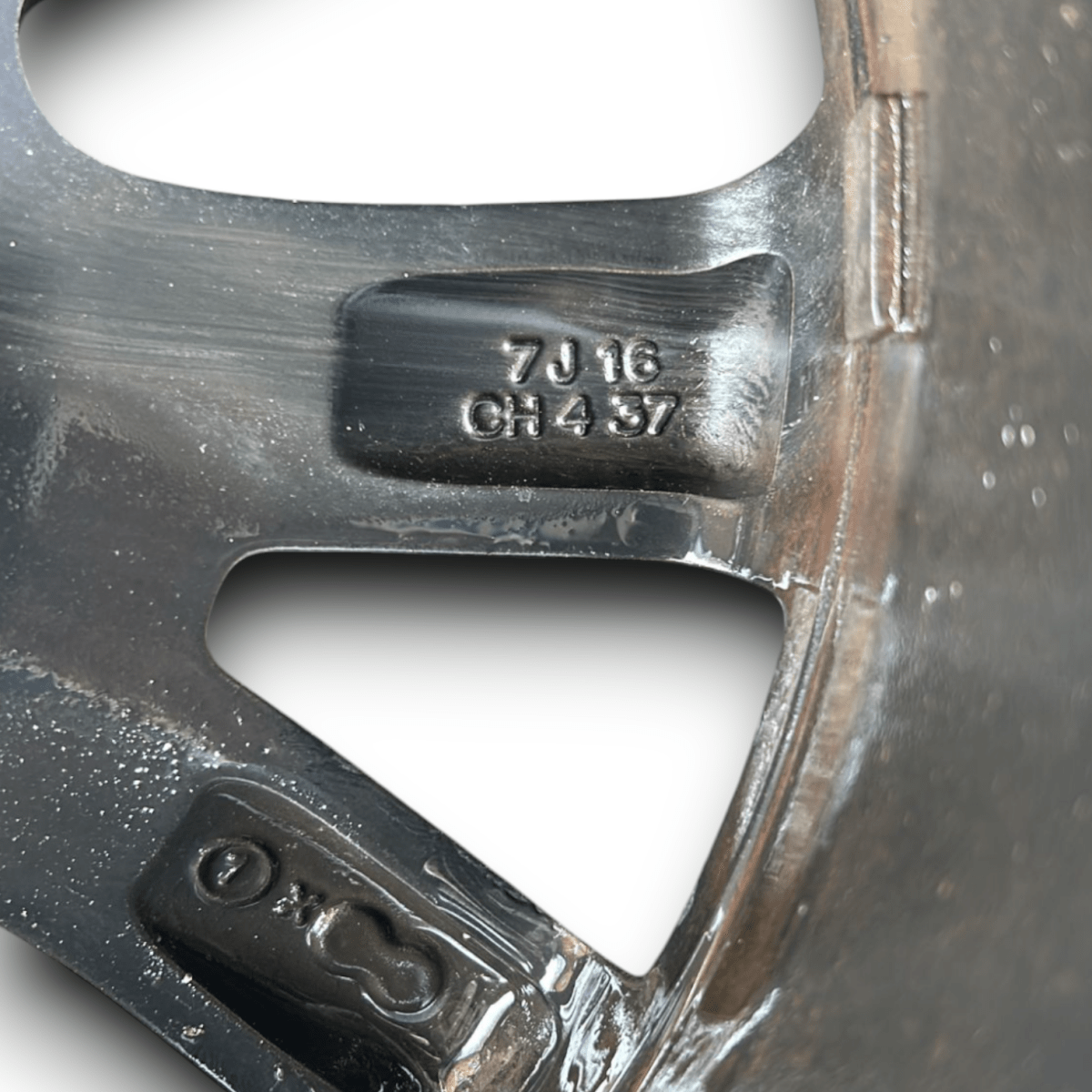 Cerchio In Lega Renault Twingo III cod:403008869R (205/45 R16) (2014 > 2024) - F&P CRASH SRLS - Ricambi Usati