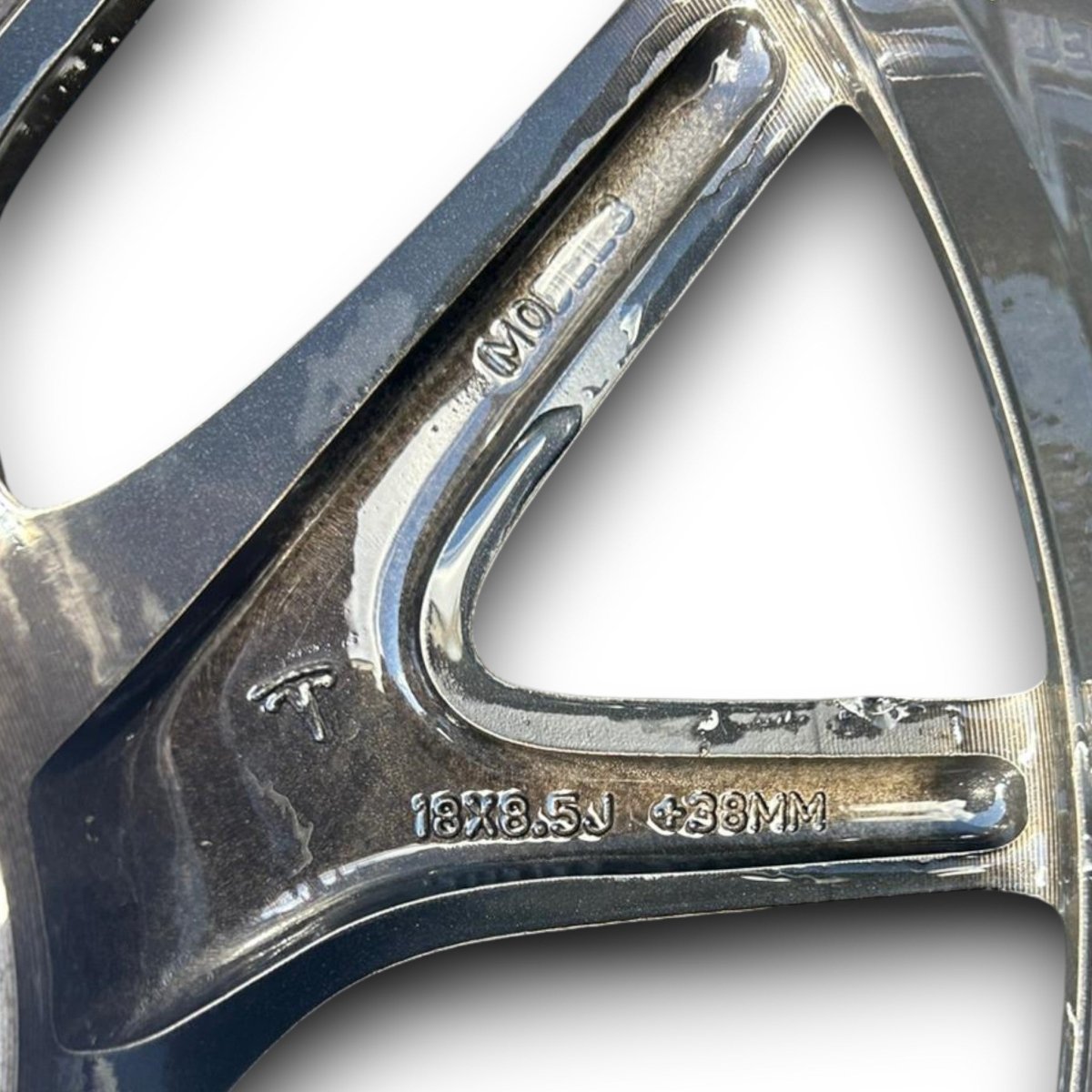 Cerchio in lega tesla model 3 cod:1344221 - 00 - B (2021 >) (235/45 r18) - F&P CRASH SRLS - Ricambi Usati