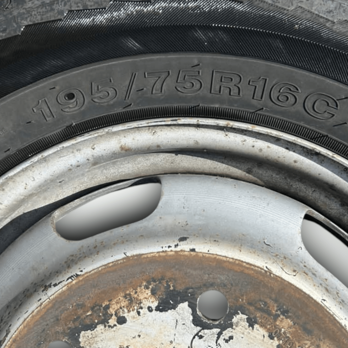 Cerchio Renault Master III cod:403000053R (2010 >) - F&P CRASH SRLS - Ricambi Usati