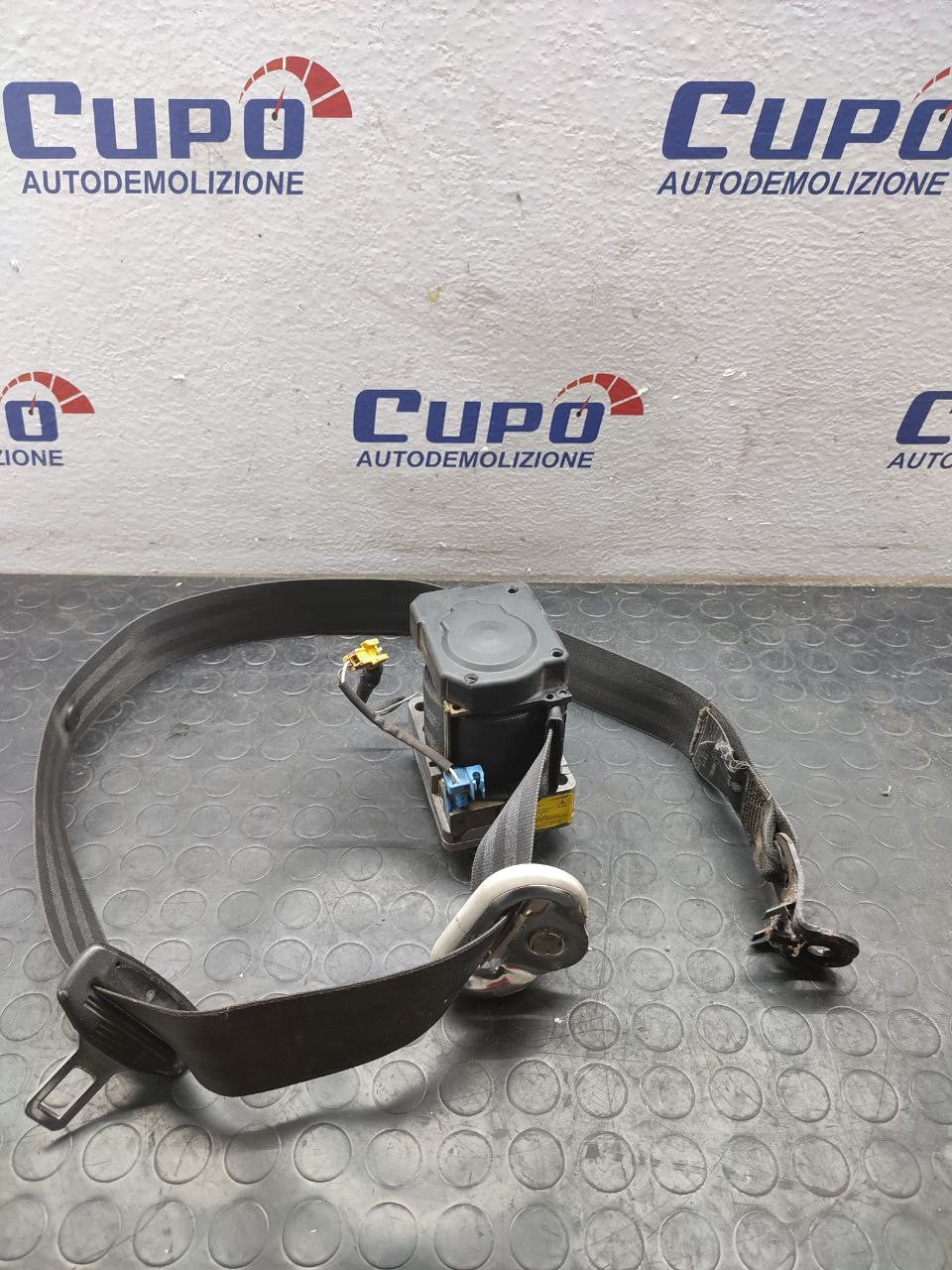 Cintura Di Sicurezza Anteriore Destra Volkswagen Golf 4 (2001) Cod:33009582A - F&P CRASH SRLS - Ricambi Usati