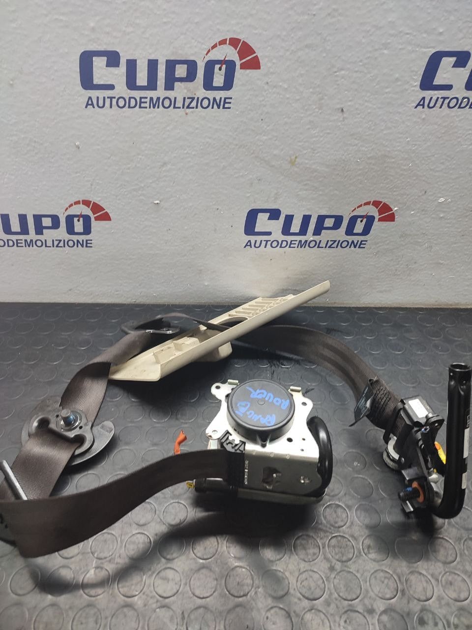 Cintura Di Sicurezza Anteriore Sinistra LAND ROVER DISCOVERY (2016) Cod:0589-P1-0021 - F&P CRASH SRLS - Ricambi Usati