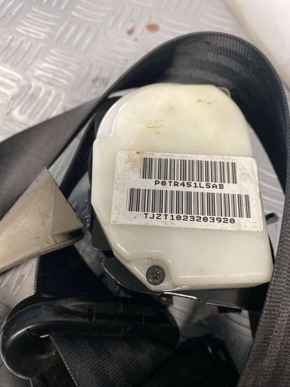 Cintura di sicurezza anteriore sinistro Chrysler Voyager cod:p0tr451l5ab - F&P CRASH SRLS - Ricambi Usati