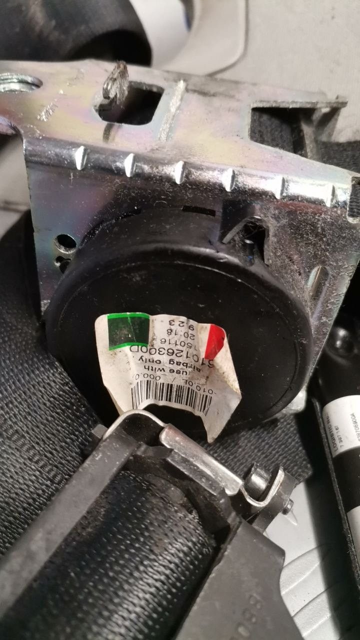 Cintura di sicurezza passeggero anteriore sinistra Bmw serie 5 f10 cod: 610160300d - F&P CRASH SRLS - Ricambi Usati