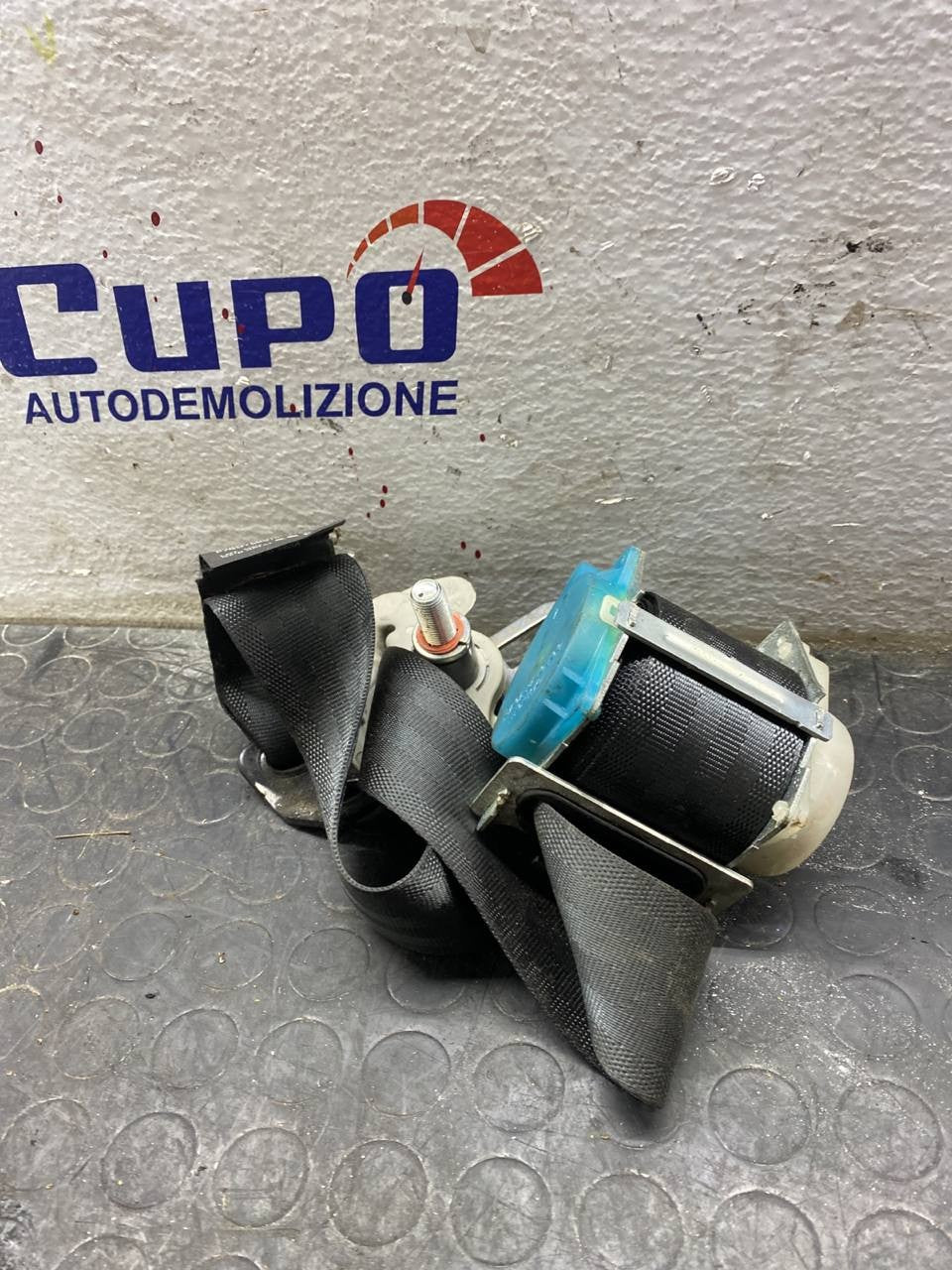 cintura di sicurezza posteriore sinistra Hyundai i20 cod:898101j000mi - F&P CRASH SRLS - Ricambi Usati