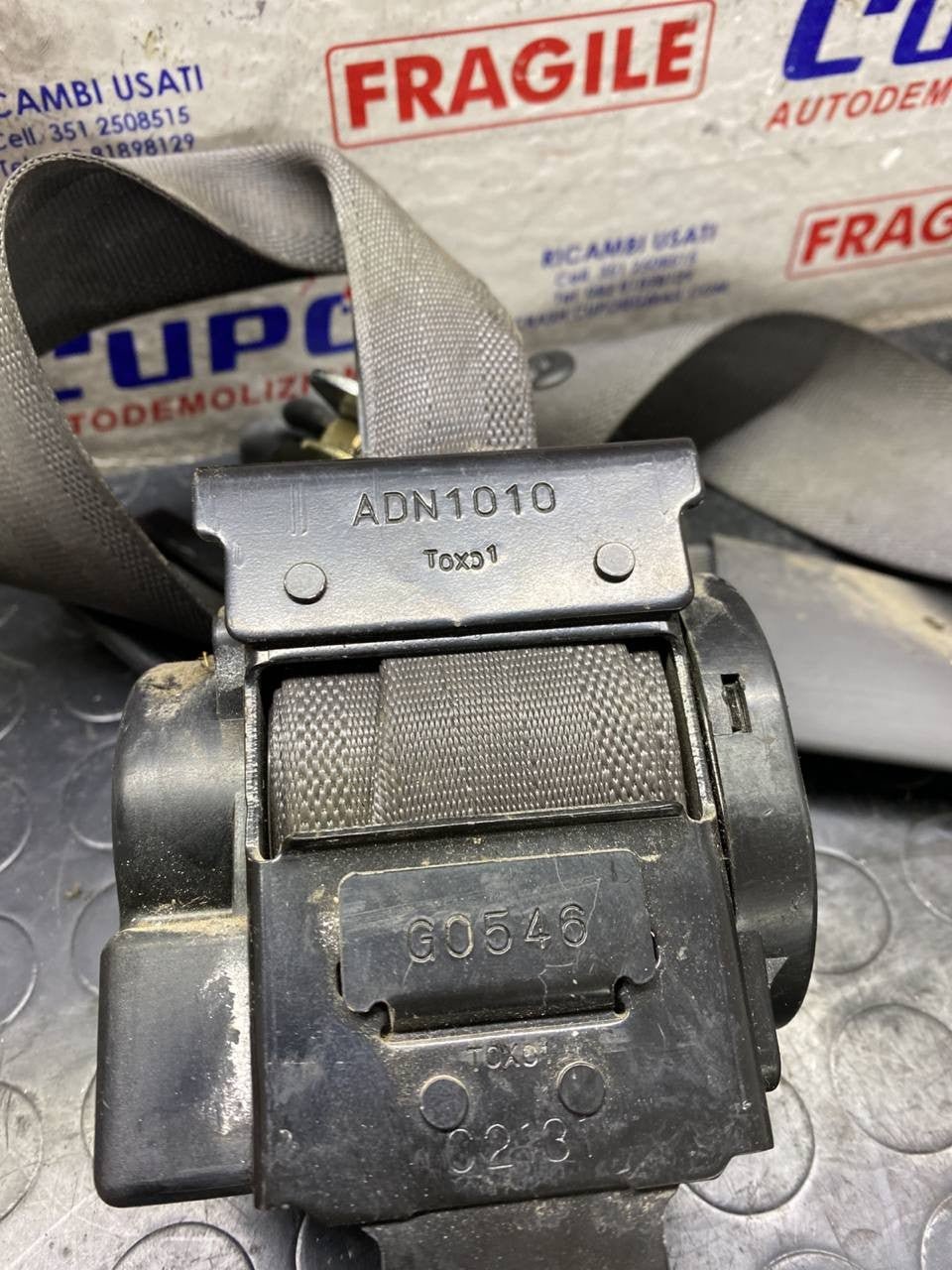 Cintura di sicurezza posteriore sinistra Mitsubishi l200 cod:3883349 Adn1010 - F&P CRASH SRLS - Ricambi Usati