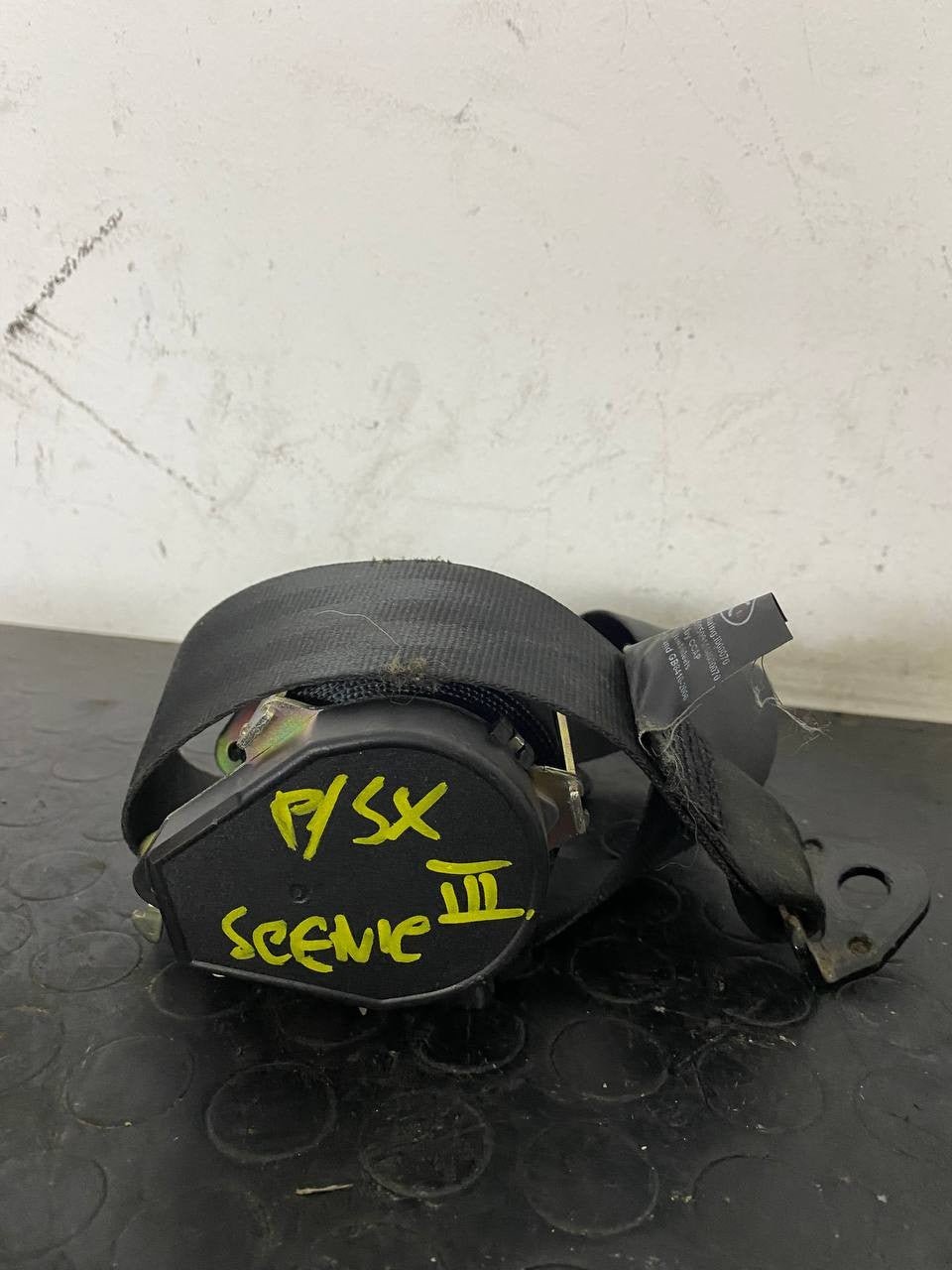 Cintura di sicurezza posteriore sinistra Renault Scenic III (2012) cod: 898410001R - F&P CRASH SRLS - Ricambi Usati