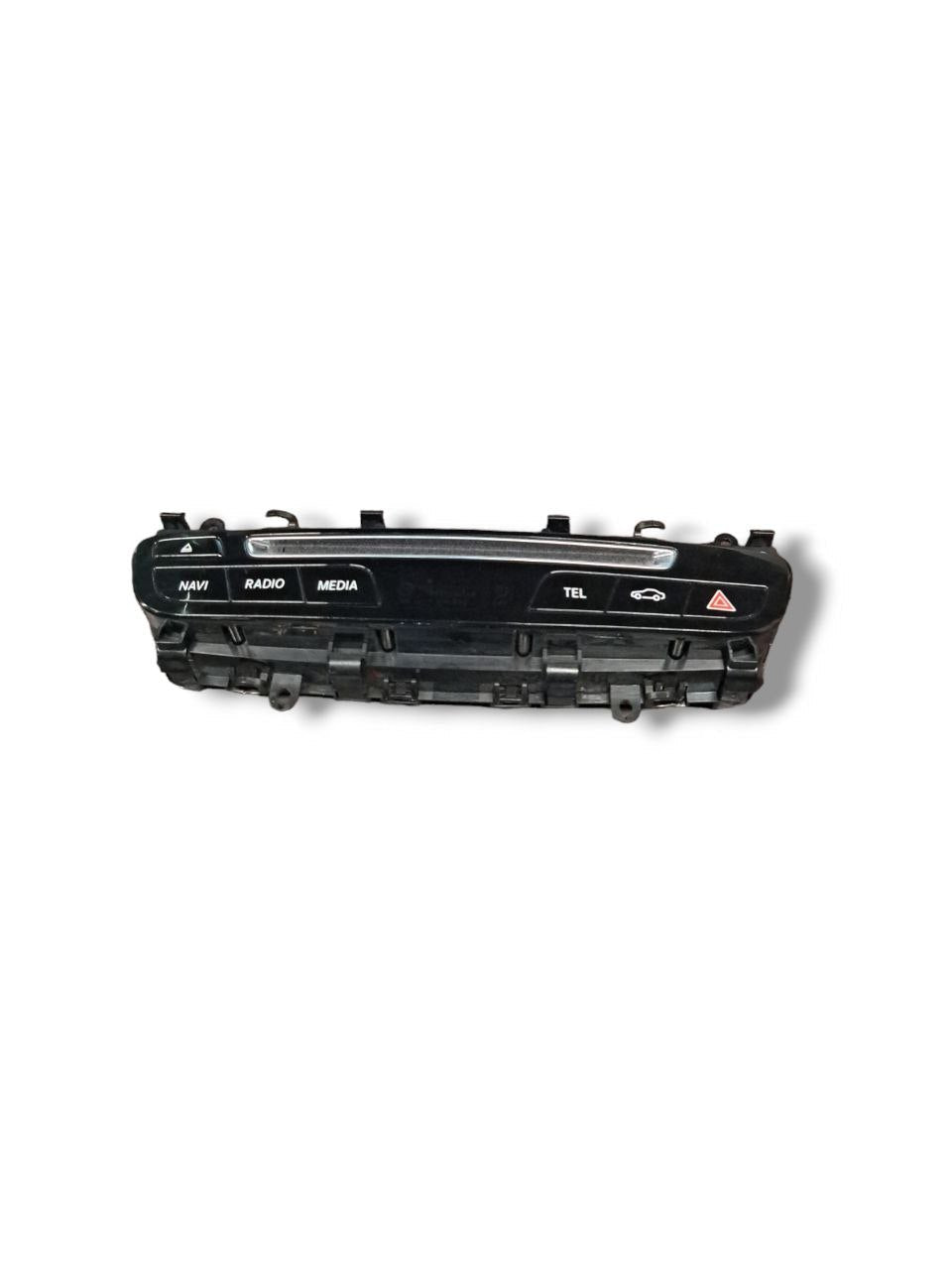 Comandi pulsanti centrali Mercedes - Benz Classe C W205 COD:A2059054601 (2014&gt;) autoradio quattro frecce - F&amp;P CRASH SRLS - Ricambi Usati