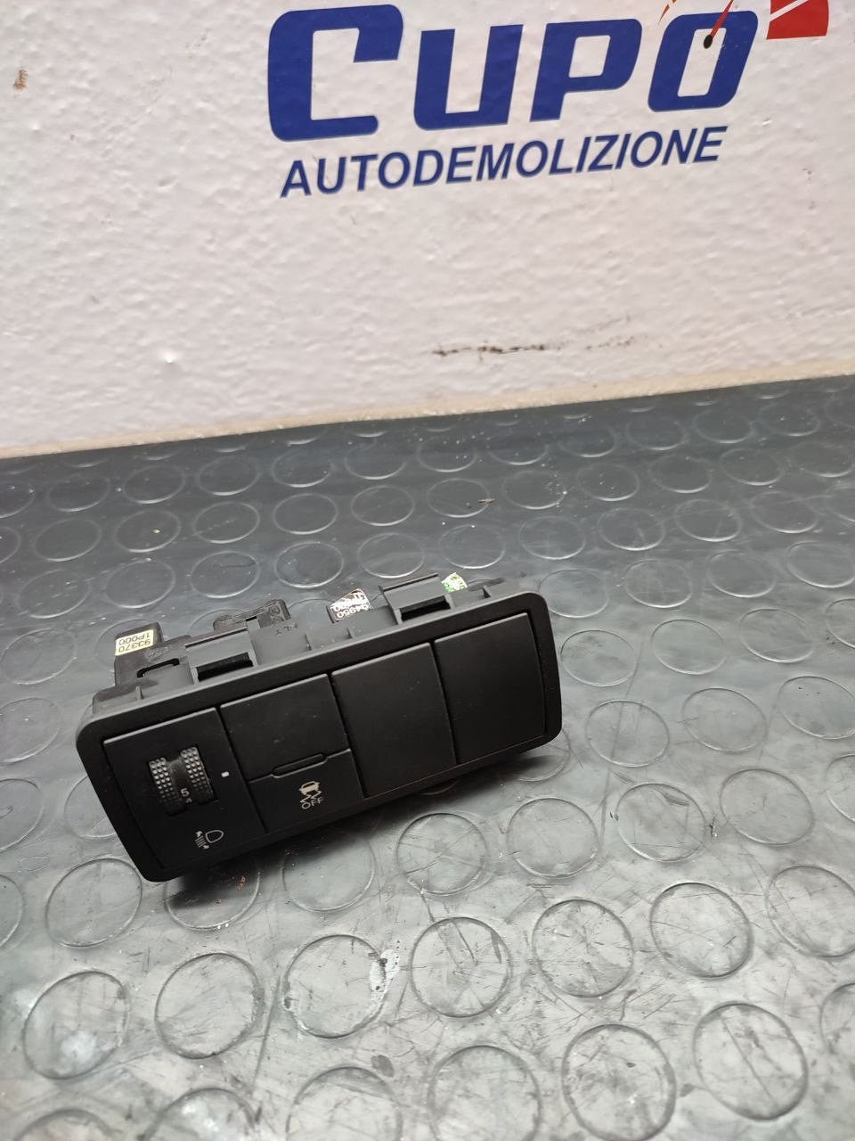 Kia Venga 2012 headlight adjustment commands code 93370-1p000 - F&P CRASH SRLS - Used Parts