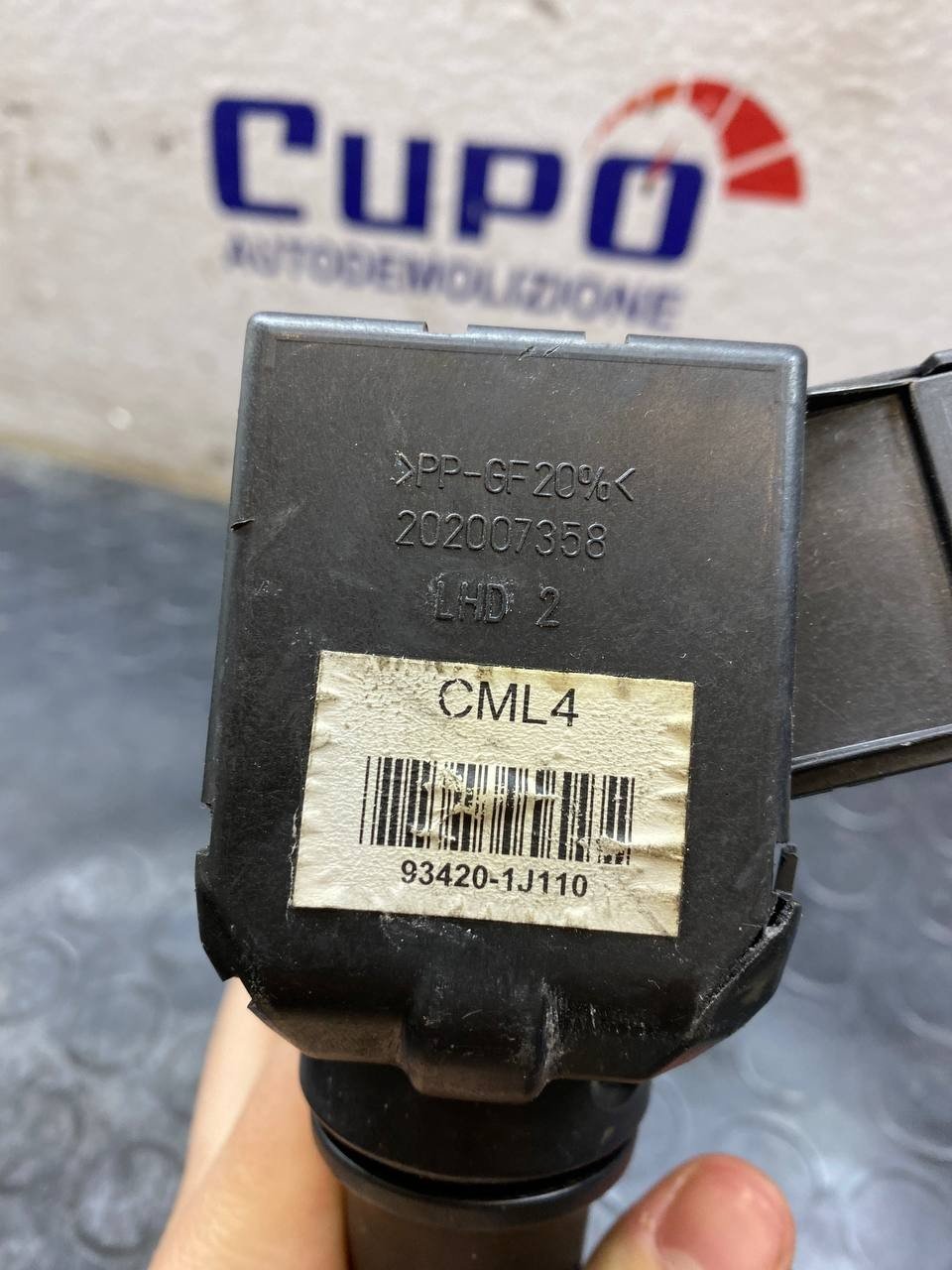 Hyundai i20 windshield wiper controls code:934201j110 - F&P CRASH SRLS - Used Parts