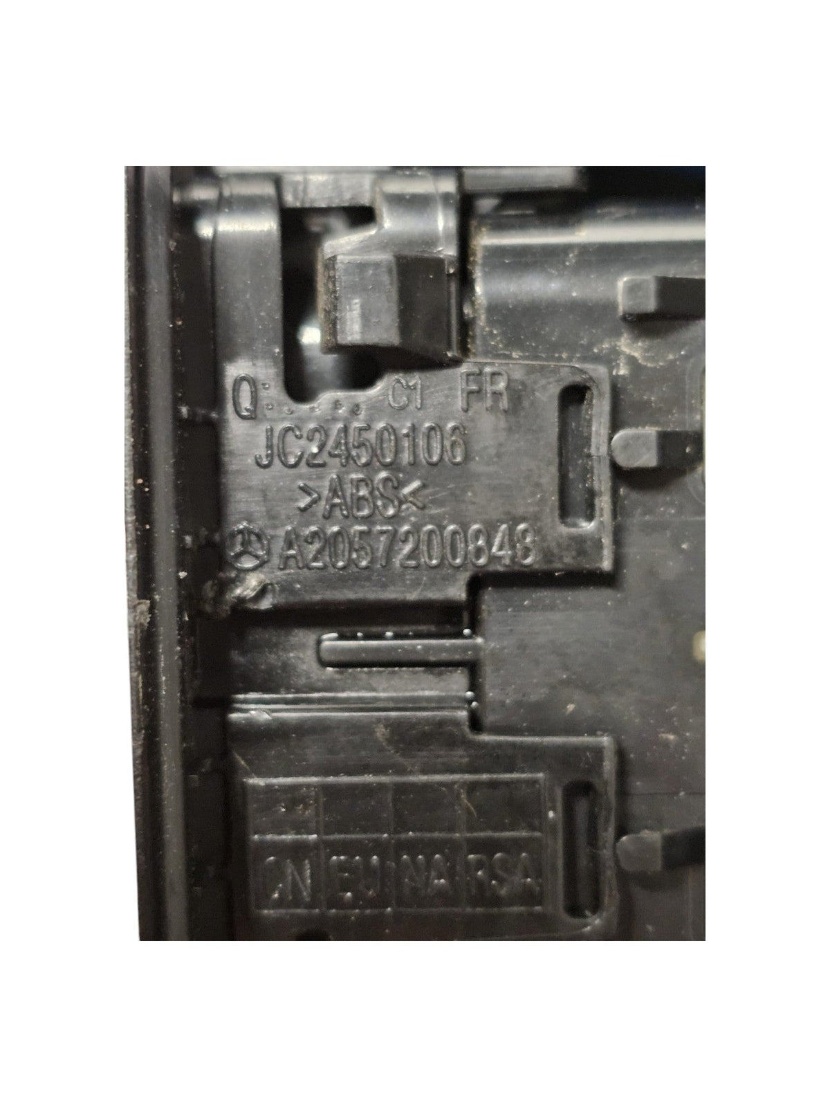 Front Right Window Lift Switch Mercedes Class C W205 Code:A2057200848 / A2229052203 (2014 - 2021) - F&P CRASH SRLS - Used Parts