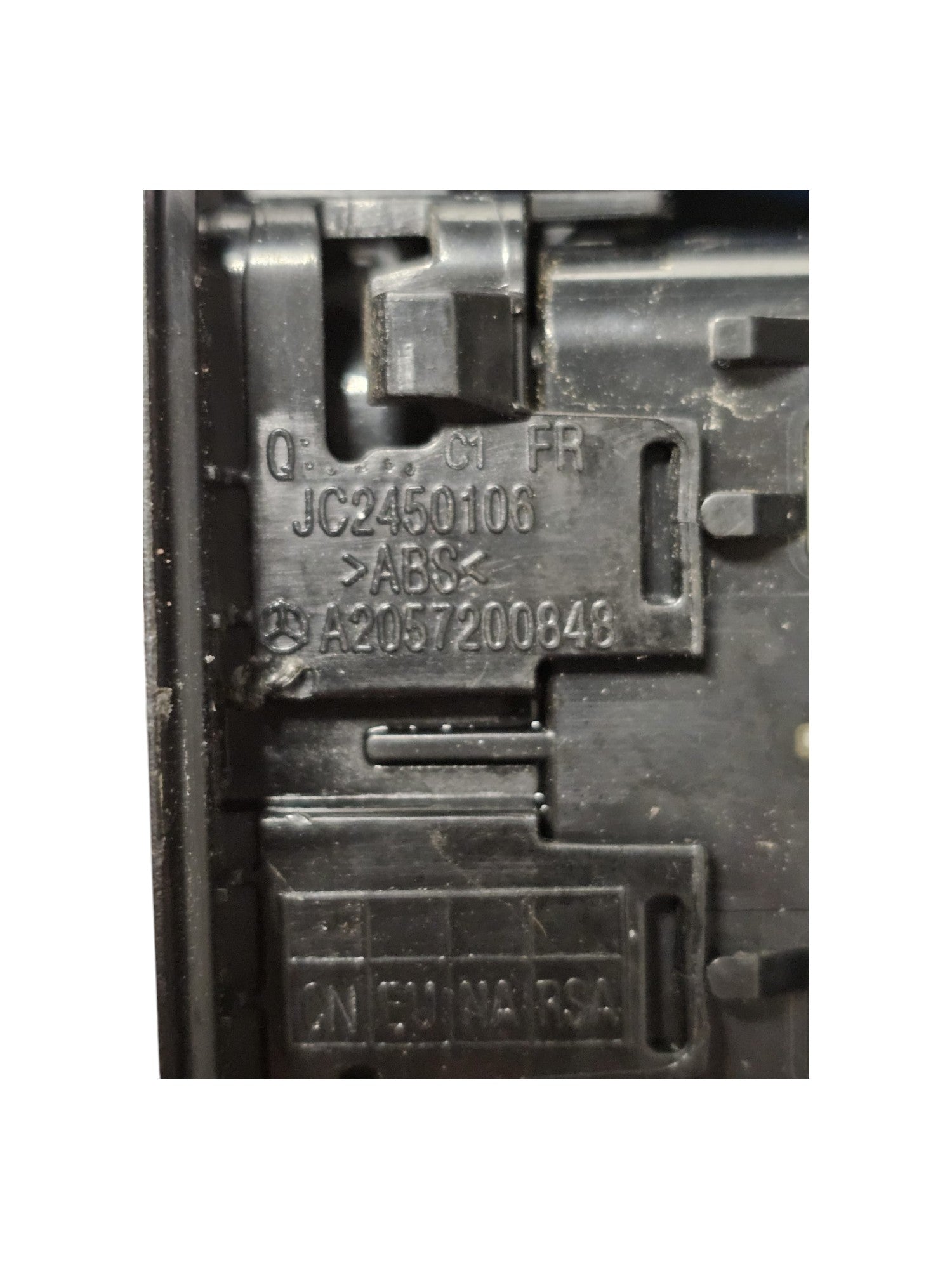 Front Right Window Lift Switch Mercedes Class C W205 Code:A2057200848 / A2229052203 (2014 - 2021) - F&P CRASH SRLS - Used Parts