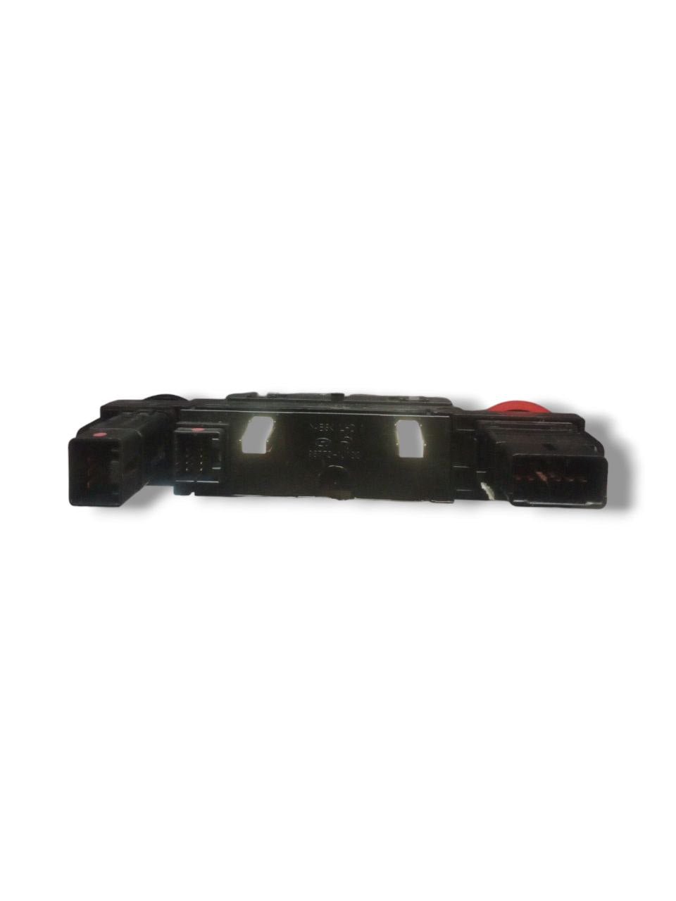 Comando / Interruttore pulsantiera centrale Hyundai i20 (2010) cod: 93750-1J100 - F&P CRASH SRLS - Ricambi Usati