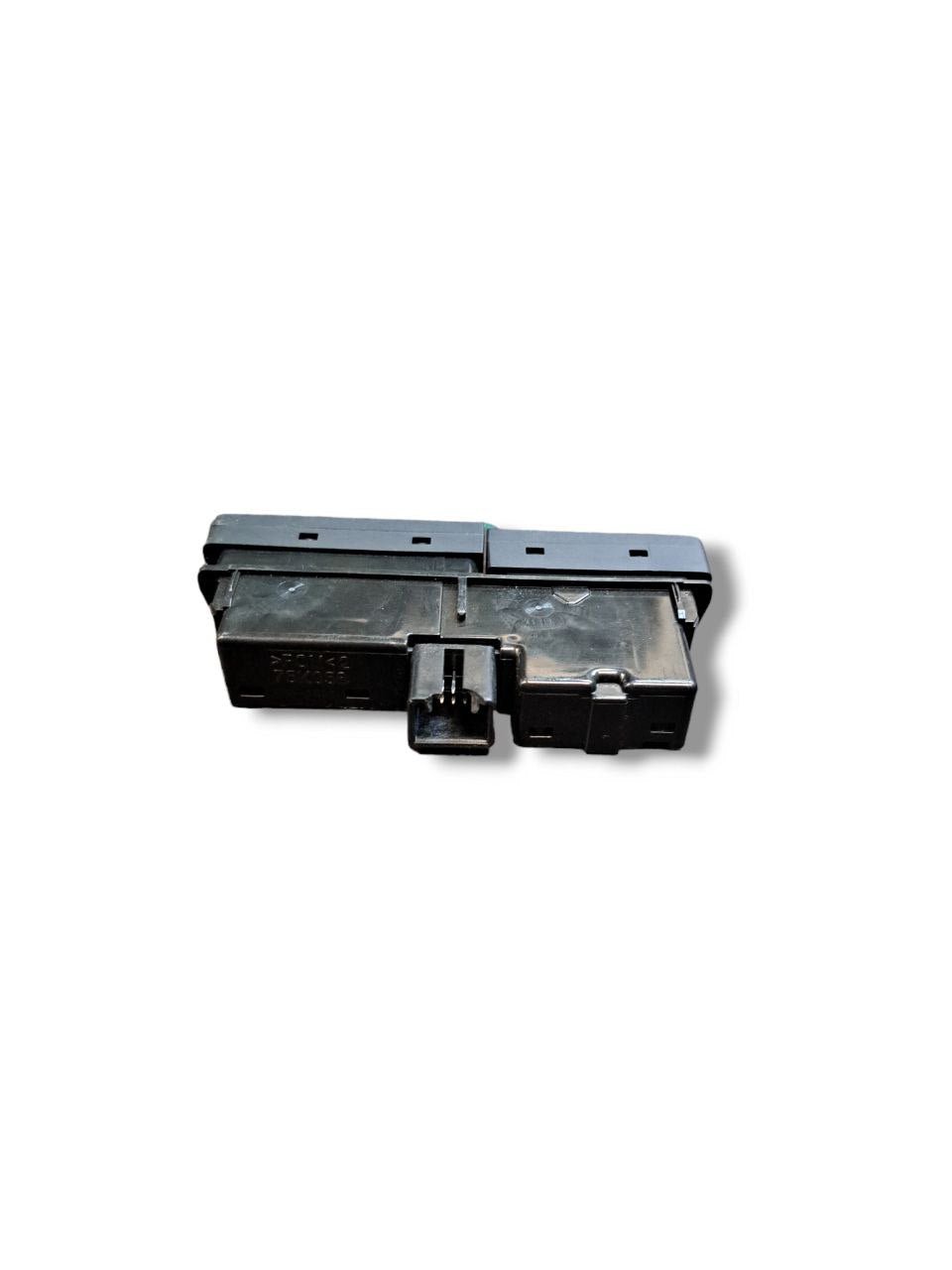 Comando Interruttore Quattro Frecce Luci Di Emergenza + interruttore airbag Suzuki Ignis (2017>) COD:75K058 - F&P CRASH SRLS - Ricambi Usati