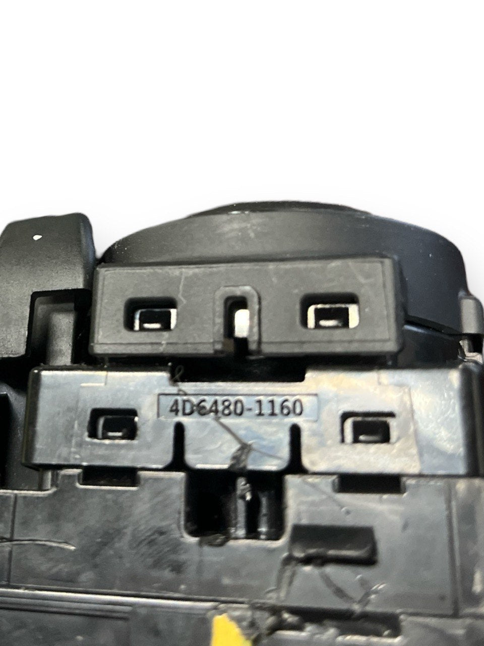 Command / Switch Mirror Adjustment Kia Stonic (2017>) code: 4D6480 - 1160 - F&P CRASH SRLS - Used Spare Parts