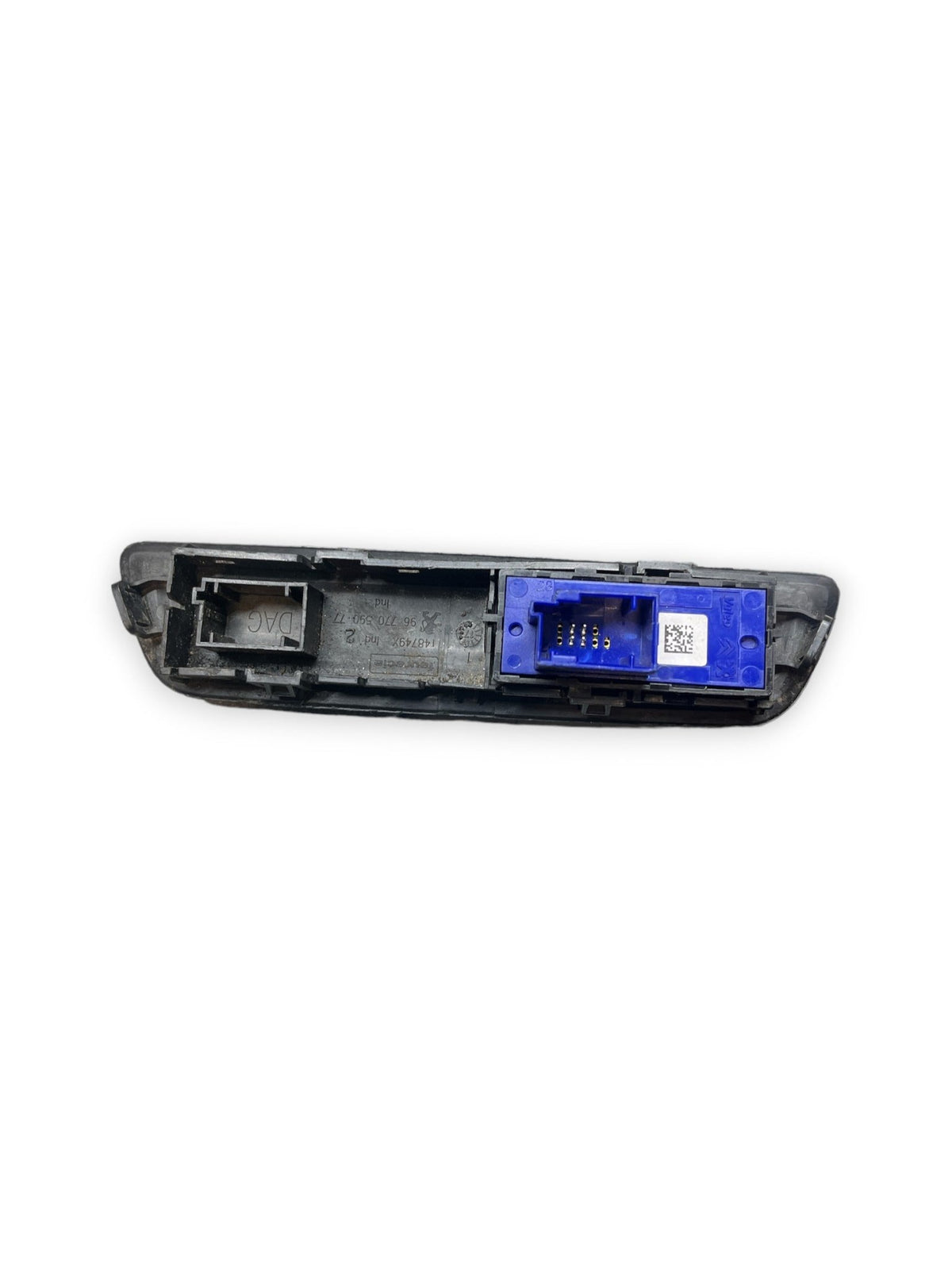 ESP / ASR Traction Control Switch Button Command Peugeot 2008 / 208 (2014) code: 9677059077 - F&P CRASH SRLS - Used Parts