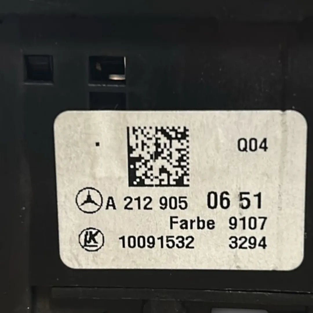 Dettaglio Comando regolazione altezza fari Mercedes-Benz Classe A W176 2012–2015 cod. A2129050651 - foto 3