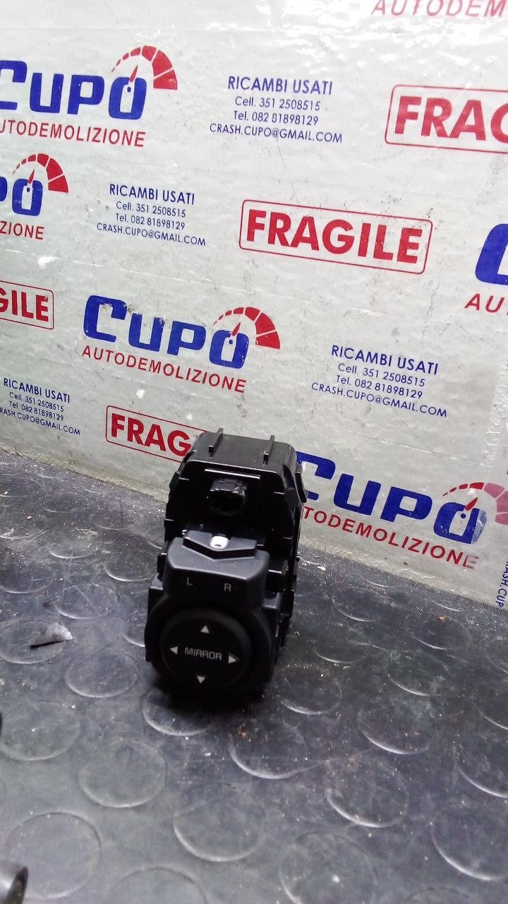 Kia Rio rearview mirror command (2017) code: 4d64801160 7448008 - F&P CRASH SRLS - Used Spare Parts