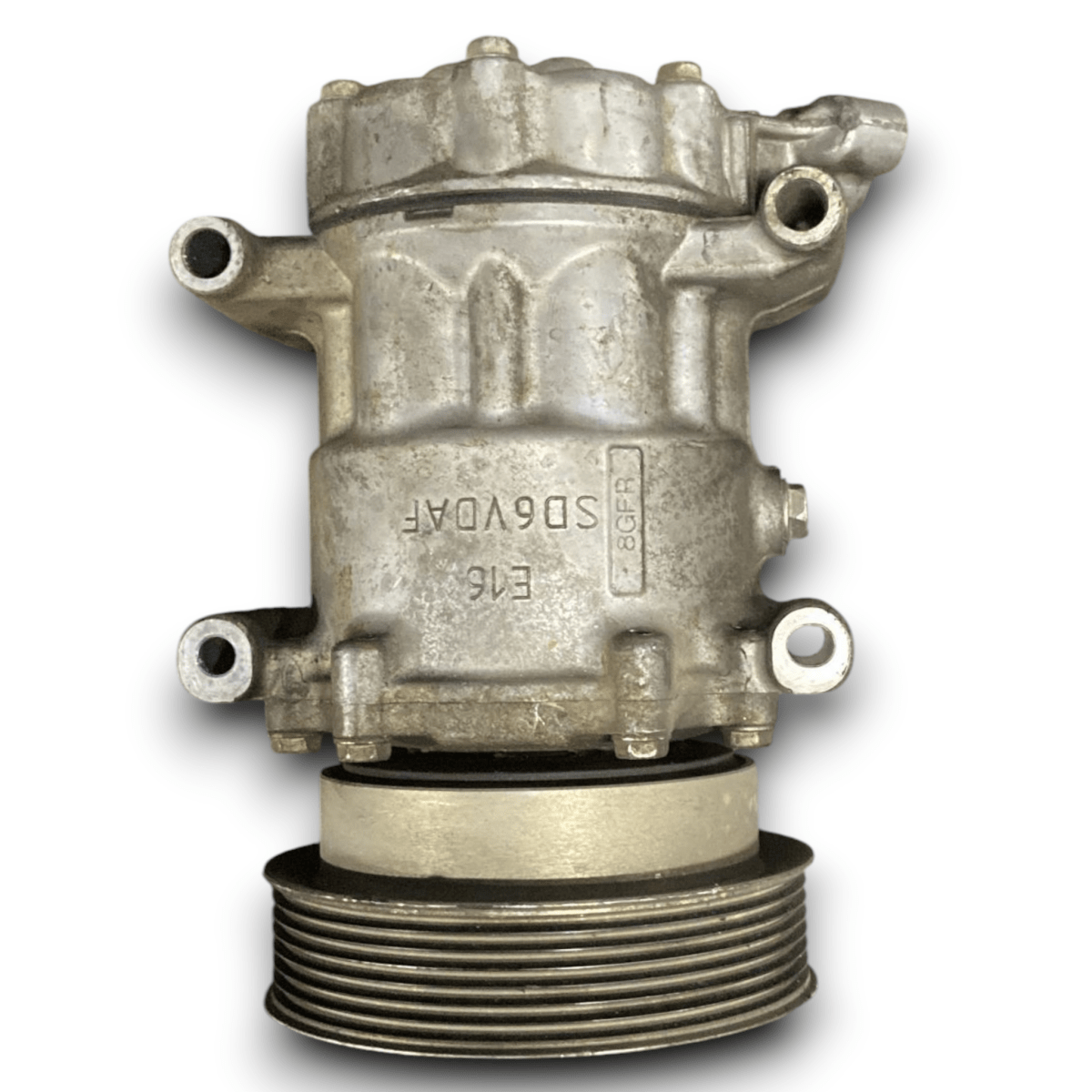 Compressore aria condizionata Renault Twingo III cod . 8200819568 1.0 benzina (2014 >) - F&P CRASH SRL - Ricambi Usati