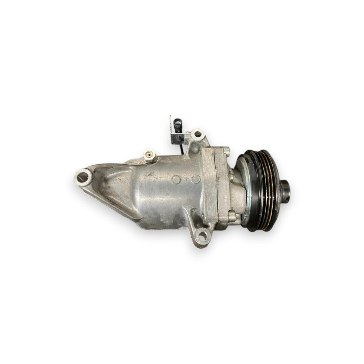 Compressore aria condizionata Suzuki Ignis III 1.2 Benzina / Hybrid (2016 - ) Cod: 95201 - 62R11 - F&P CRASH SRLS - Ricambi Usati