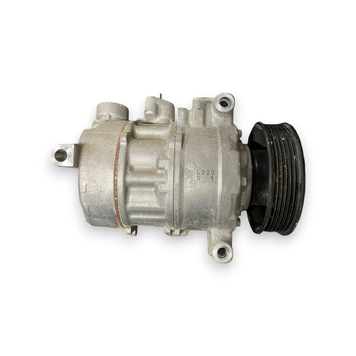 Air conditioning compressor Volkswagen T - Cross 1.6 Diesel (2019 - ) Code: 5Q0816803D - F&P CRASH SRLS - Used Parts