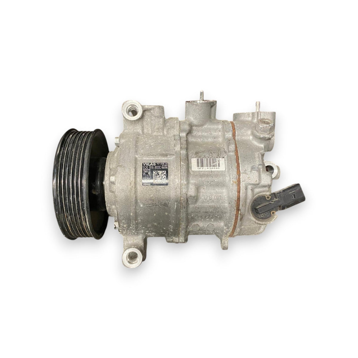 Air conditioning compressor Volkswagen T - Cross 1.6 Diesel (2019 - ) Code: 5Q0816803D - F&amp;P CRASH SRLS - Used Parts