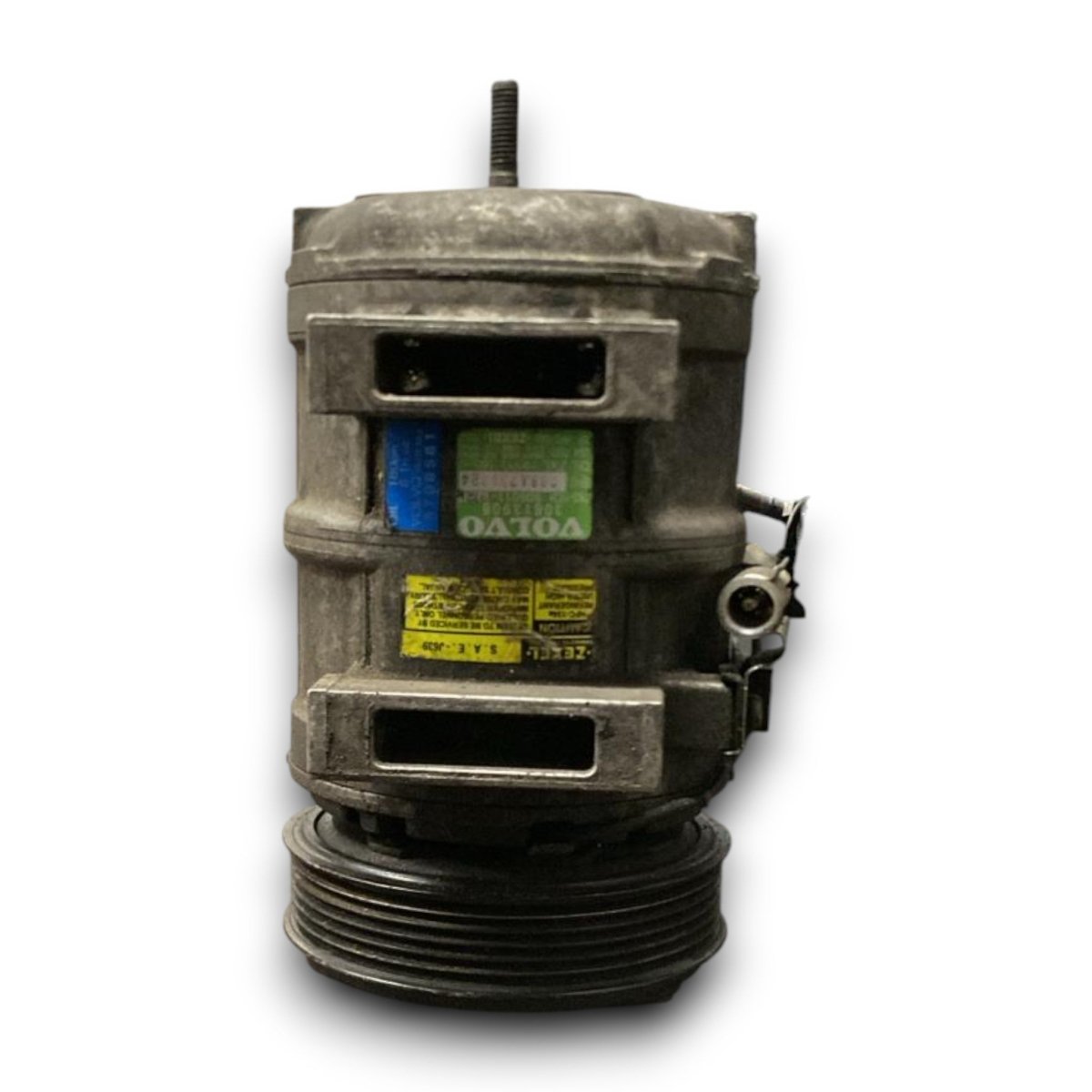 Air conditioning compressor volvo v40 cod. 30613908 2.0 diesel (2012 > 2019) - F&amp;P CRASH SRL - Used Parts
